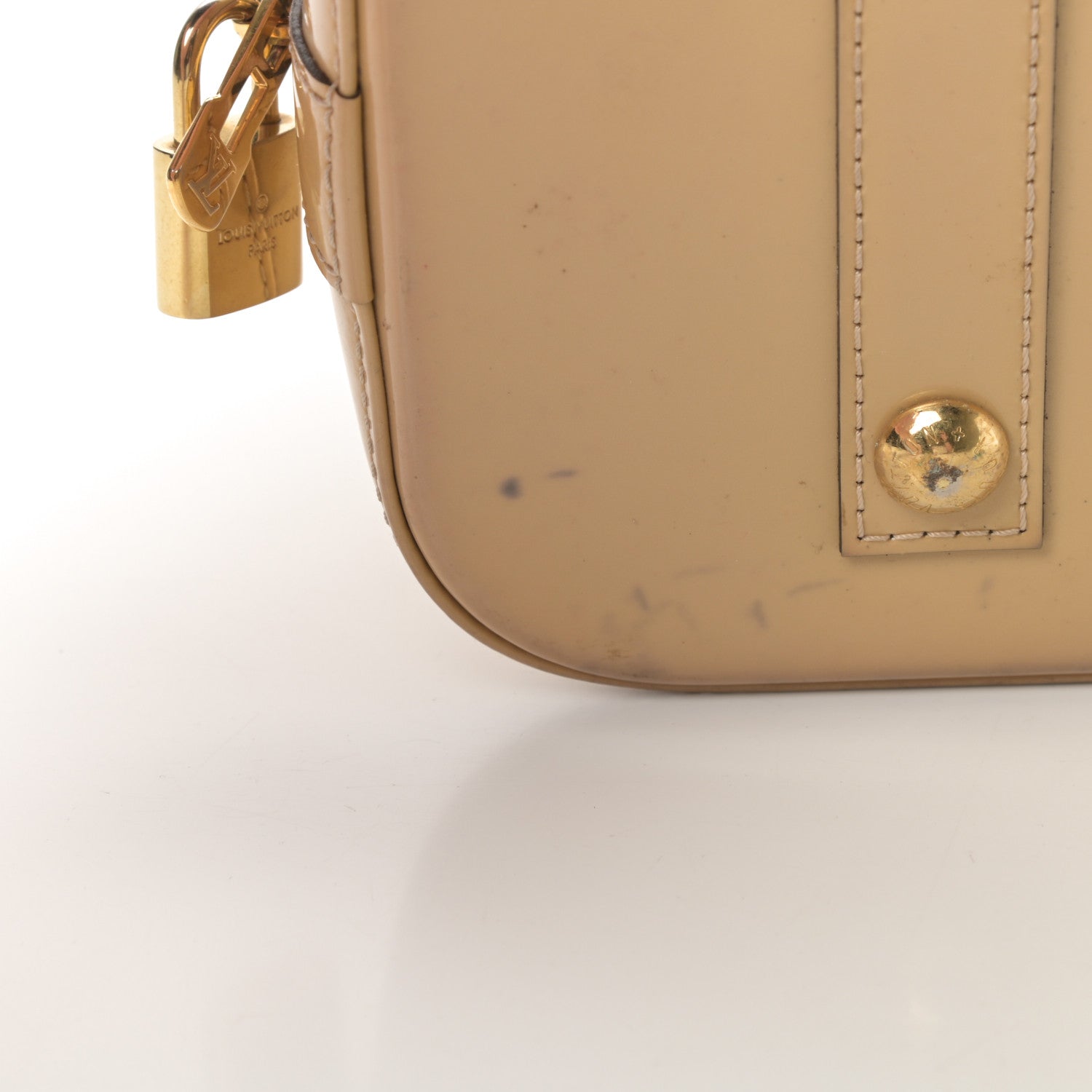 Louis Vuitton Vernis Alma PM Dune 15 of 20