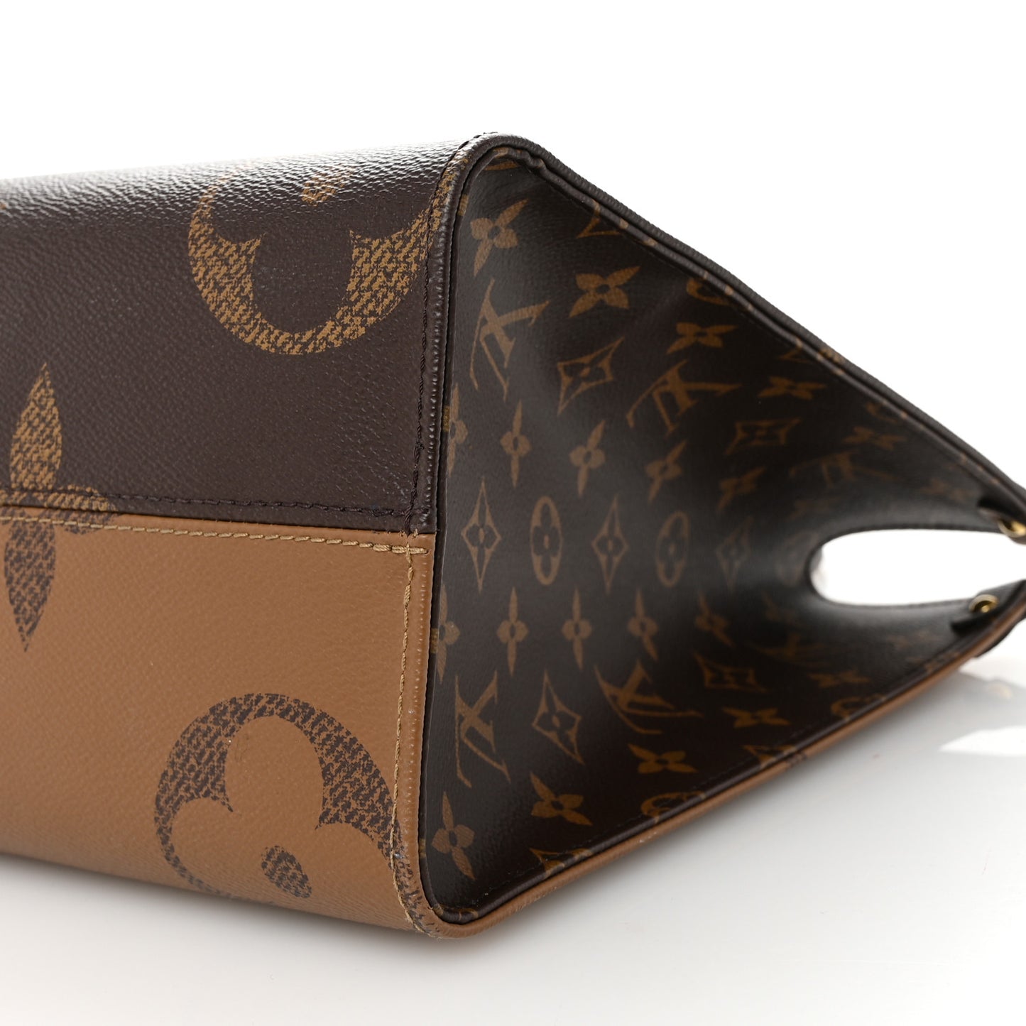 Reverse Monogram Giant Onthego MM