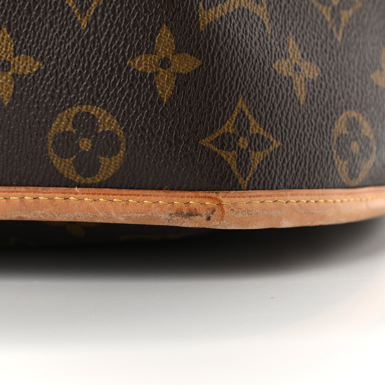 Louis Vuitton Monogram Menilmontant MM 17 of 17