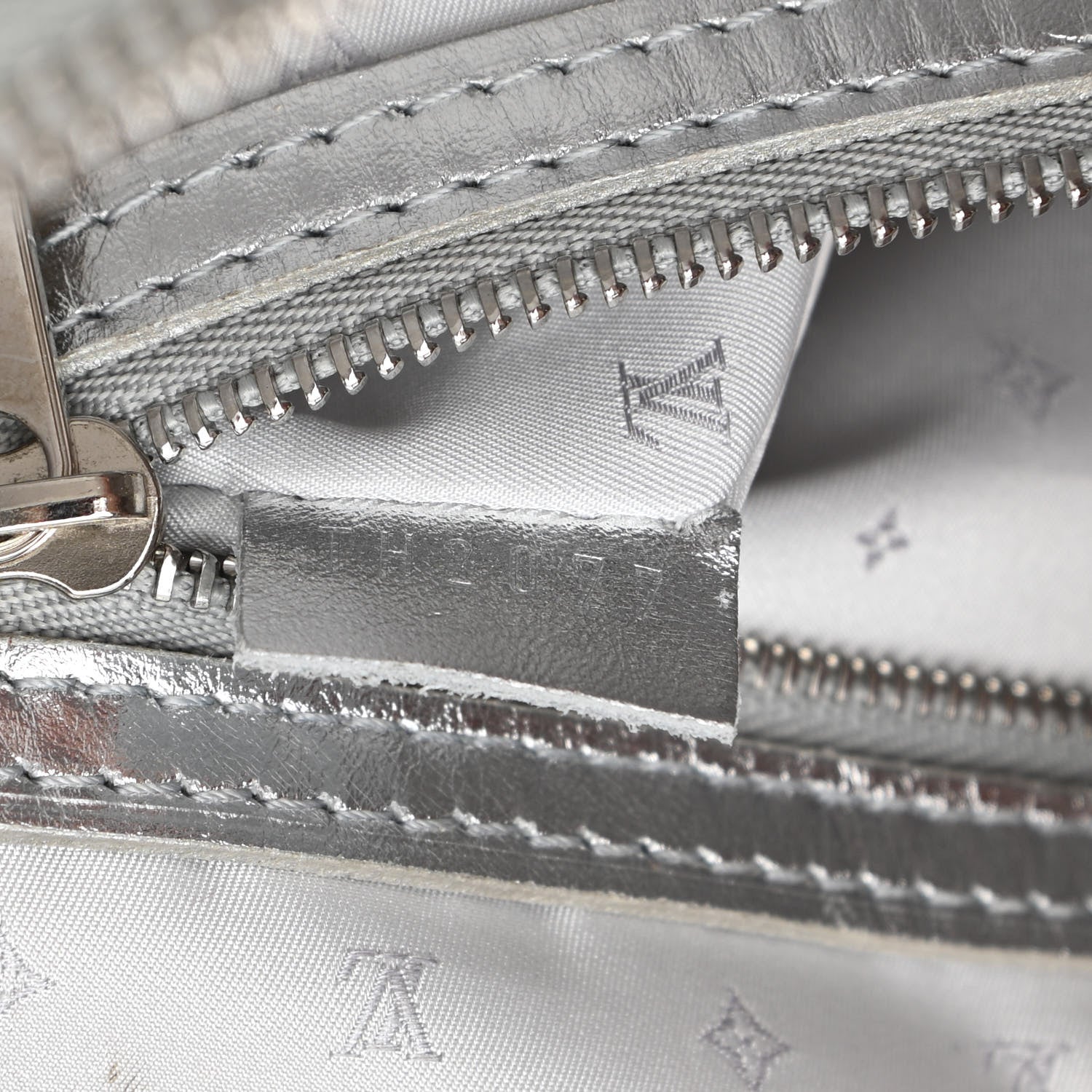Louis Vuitton Suhali Lockit PM Silver 7 of 17