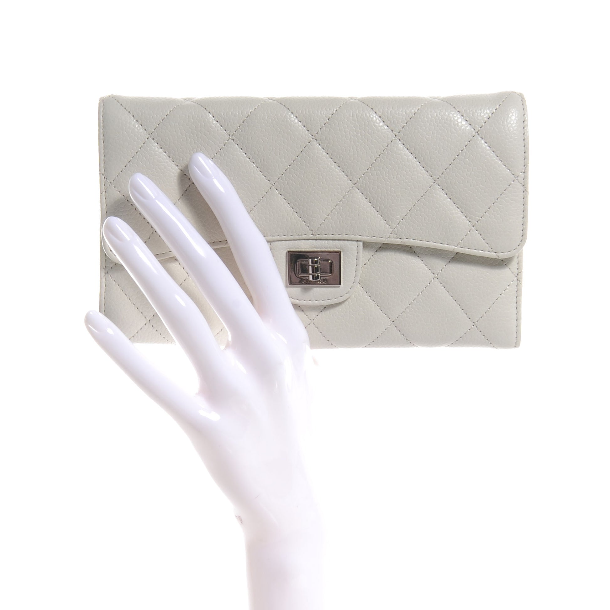 Chanel Caviar Reissue Classic Wallet White 2 of 8
