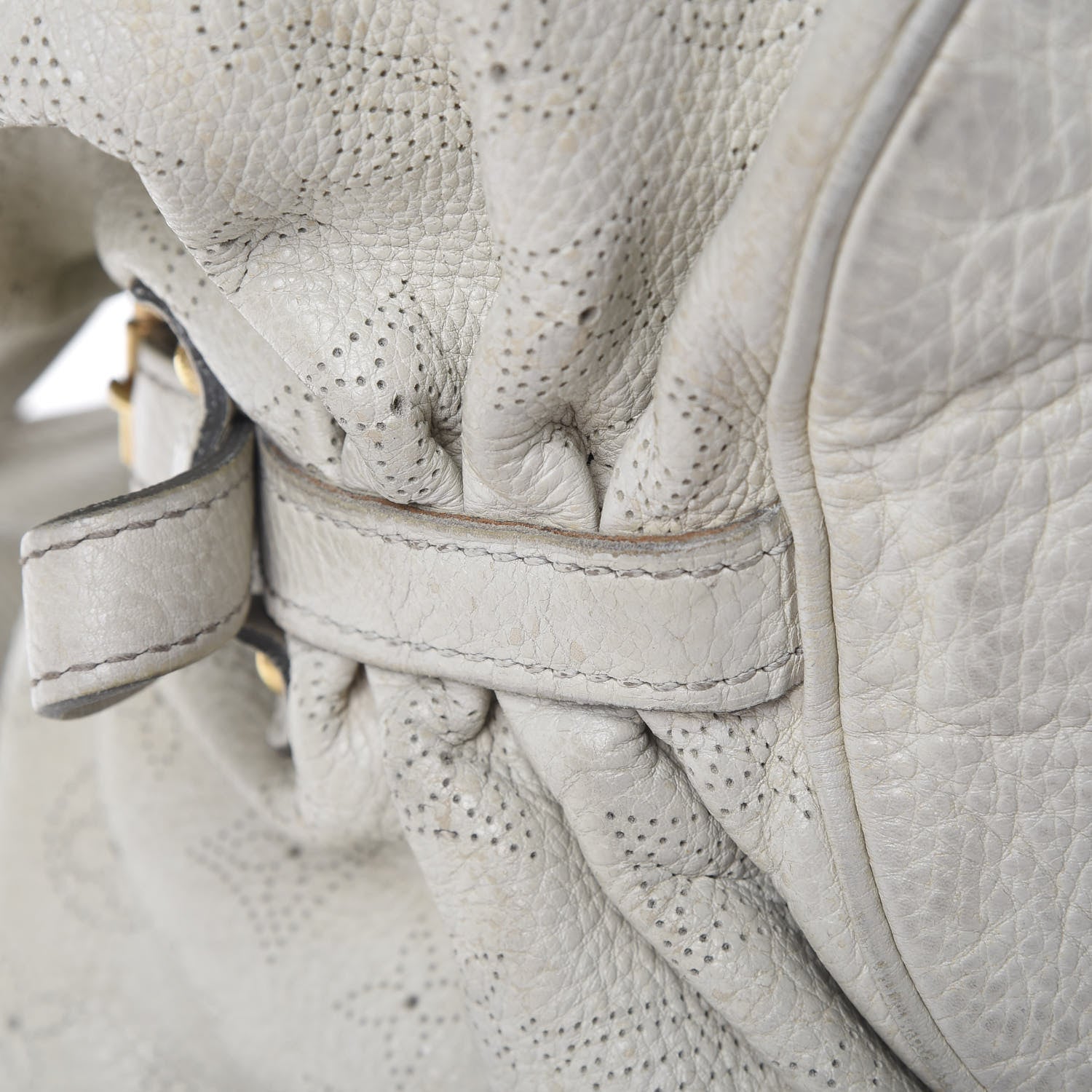 Louis Vuitton Mahina XL Ivory 11 of 25