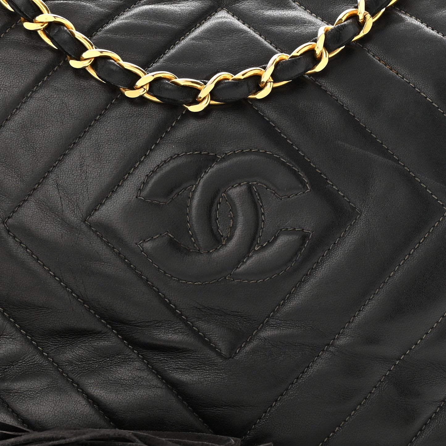 Lambskin Chevron Quilted Tassel Camera Case Black