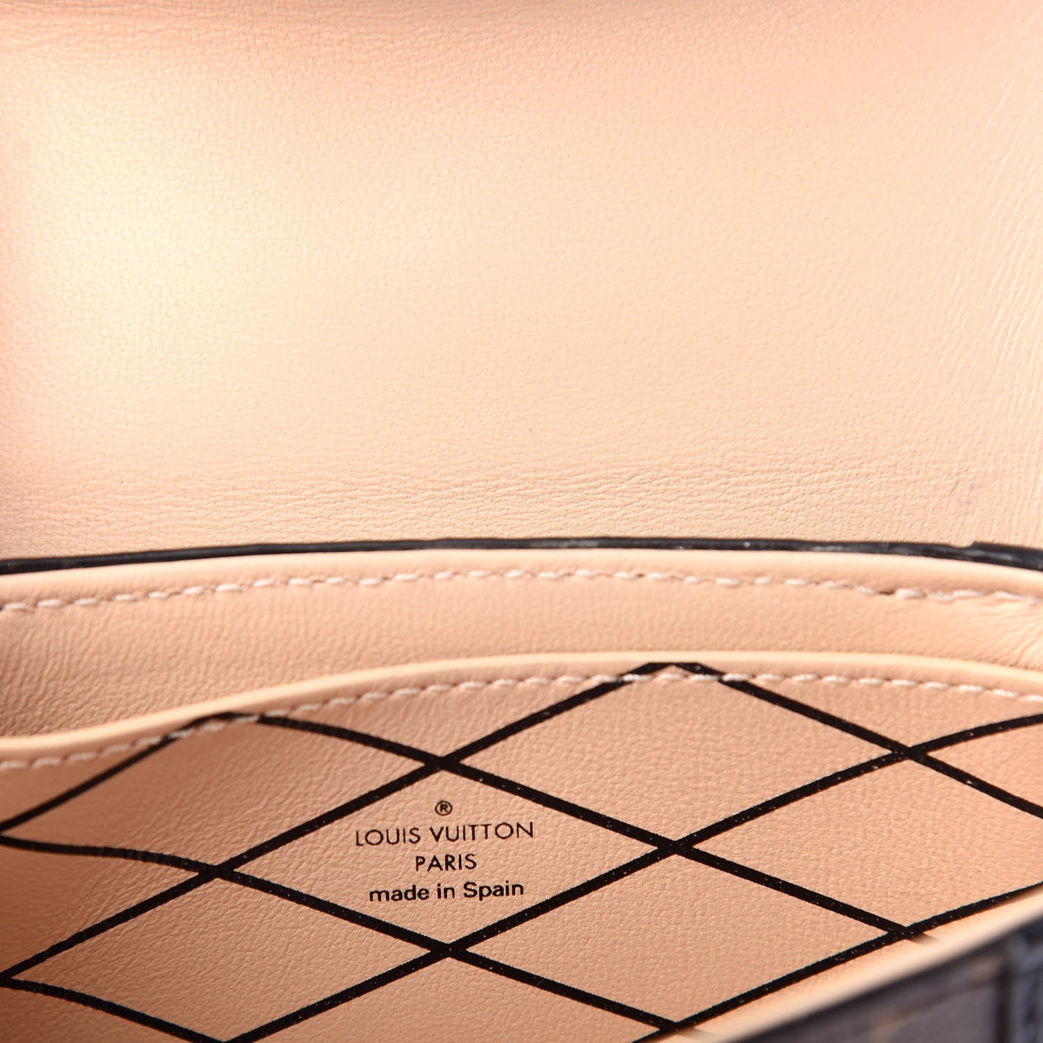 Louis Vuitton Monogram Essential Trunk Black 6 of 6
