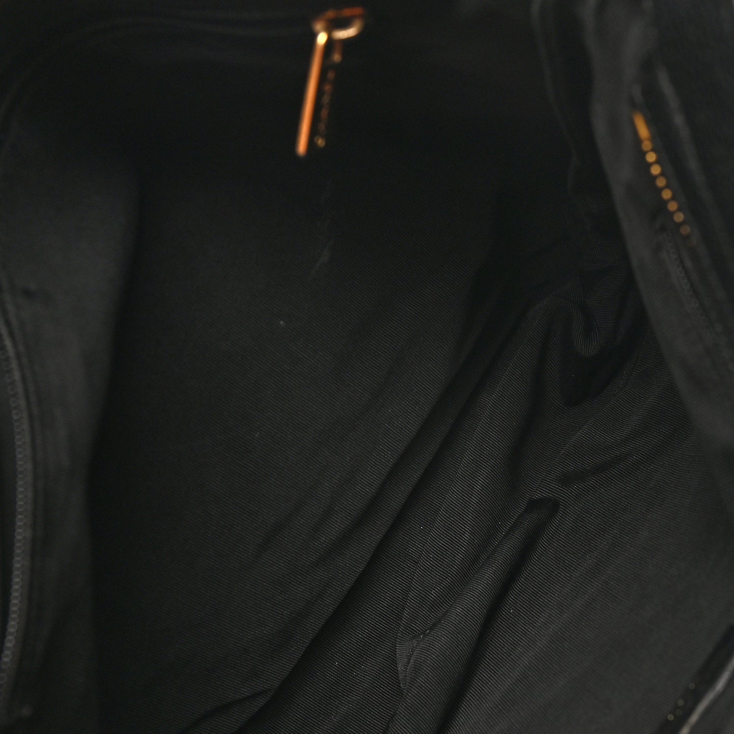Caviar Diamond Embossed Shoulder Bag  Black