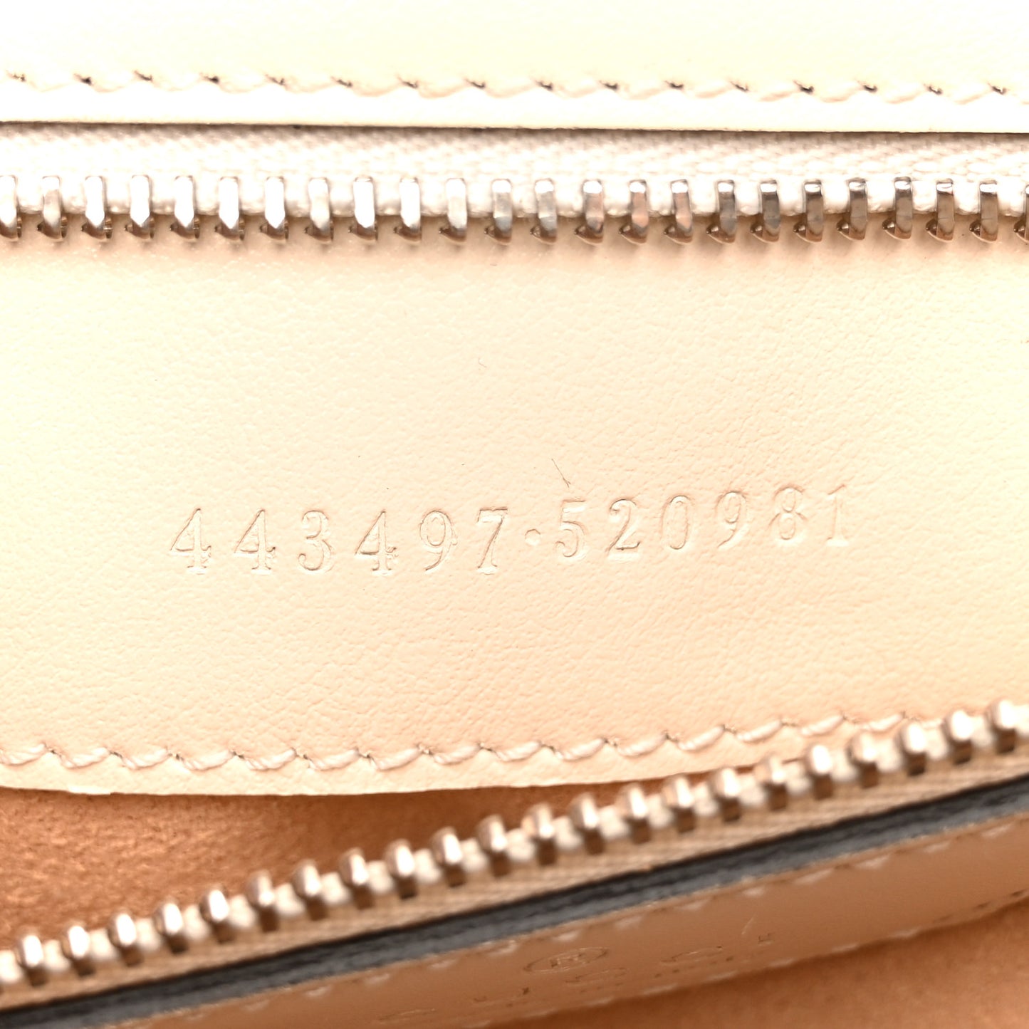 Calfskin Matelasse Aria Small GG Marmont Shoulder Bag Mystic White