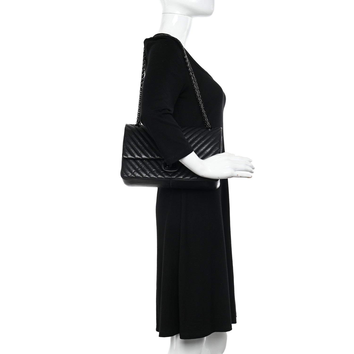 Chanel Aged Calfskin Chevron Quilted 2.55 Reissue 226 So Black 2 of 11
