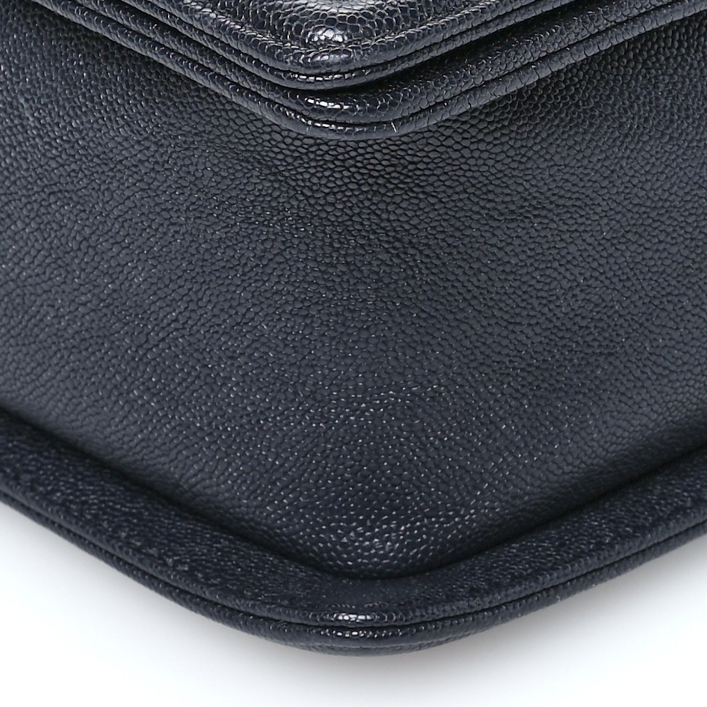 Caviar Quilted New Medium Boy Flap Navy