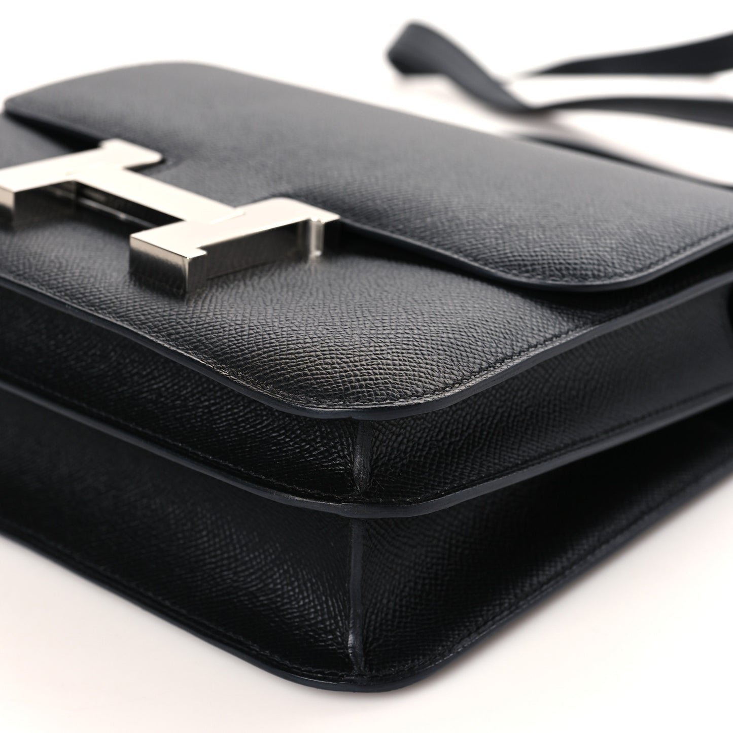 Epsom Constance 24 Black