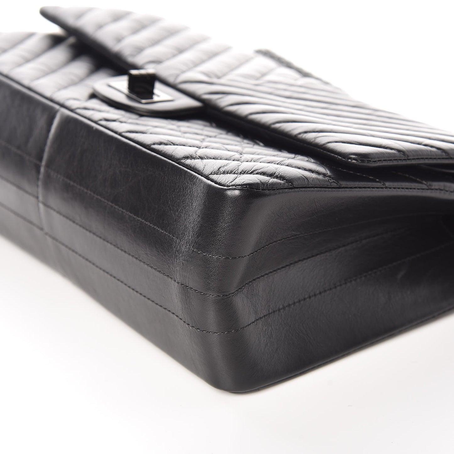 Aged Calfskin Chevron Quilted 2.55 Reissue 226 So Black