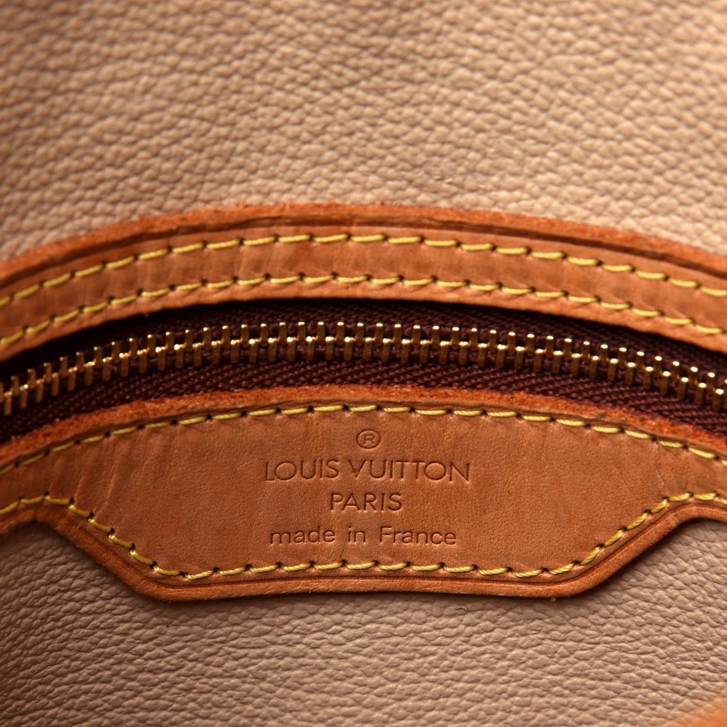 Monogram Petit Bucket 23