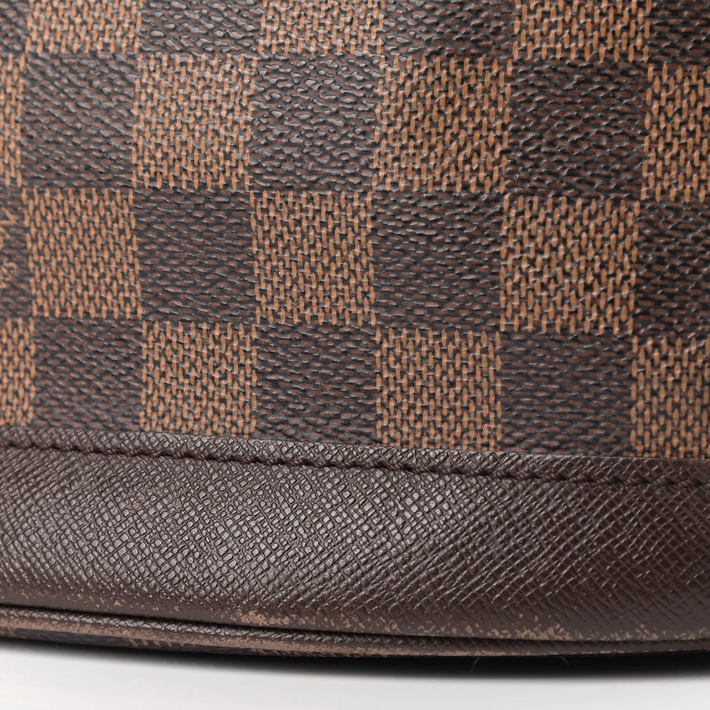 Damier Ebene Marais Bucket 23