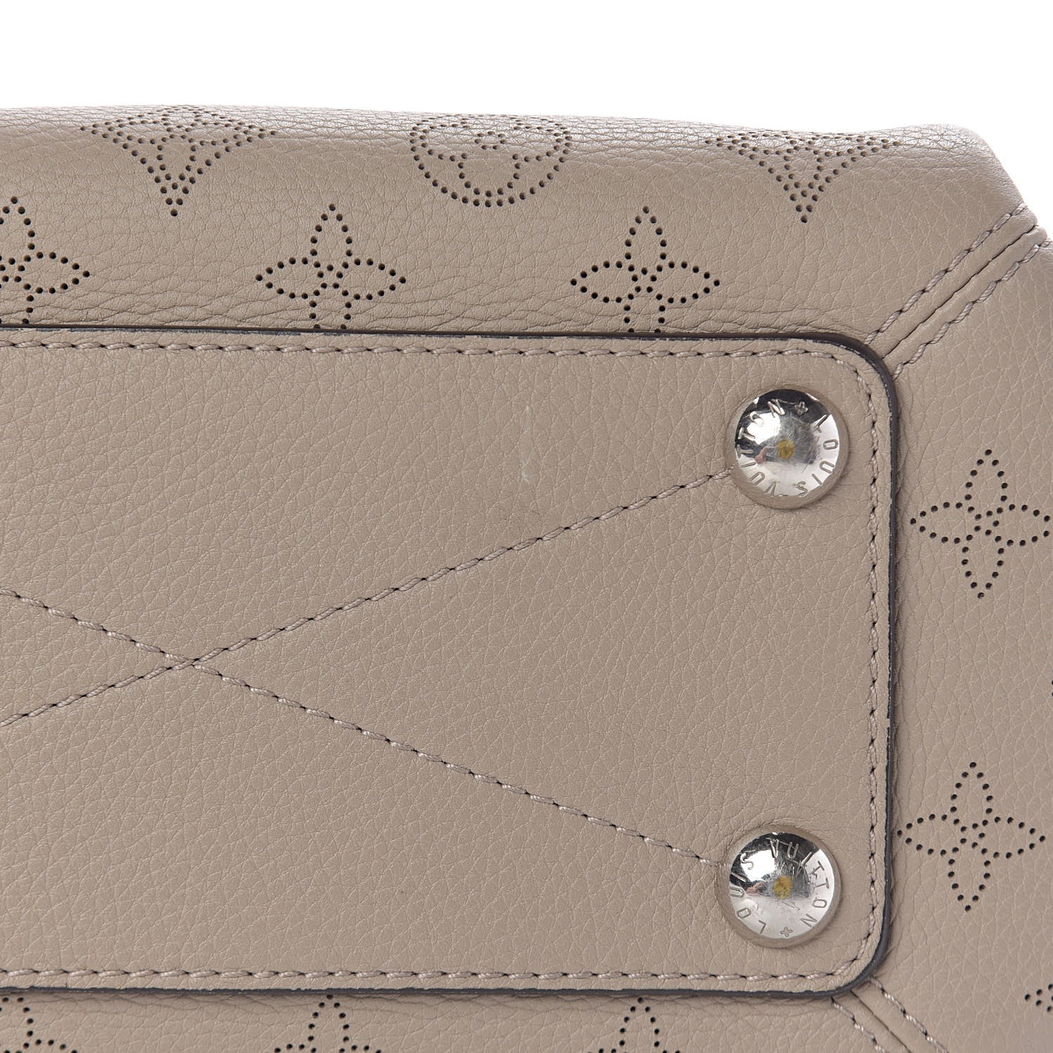 Louis Vuitton Mahina Babylone Chain BB Galet 10 of 15