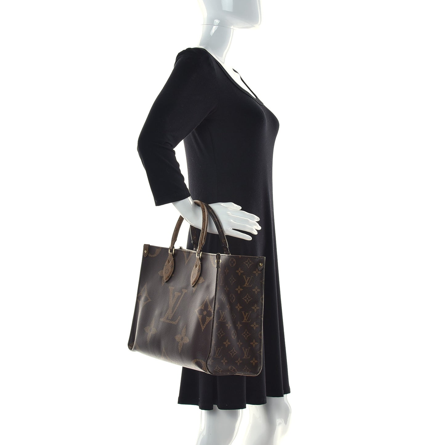 Reverse Monogram Giant Onthego MM