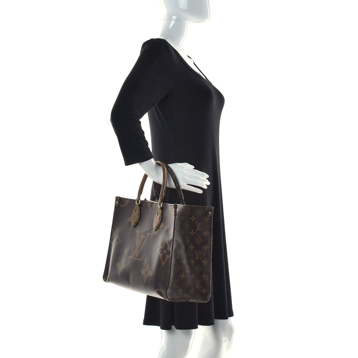 Louis Vuitton Reverse Monogram Giant Onthego MM 3 of 10