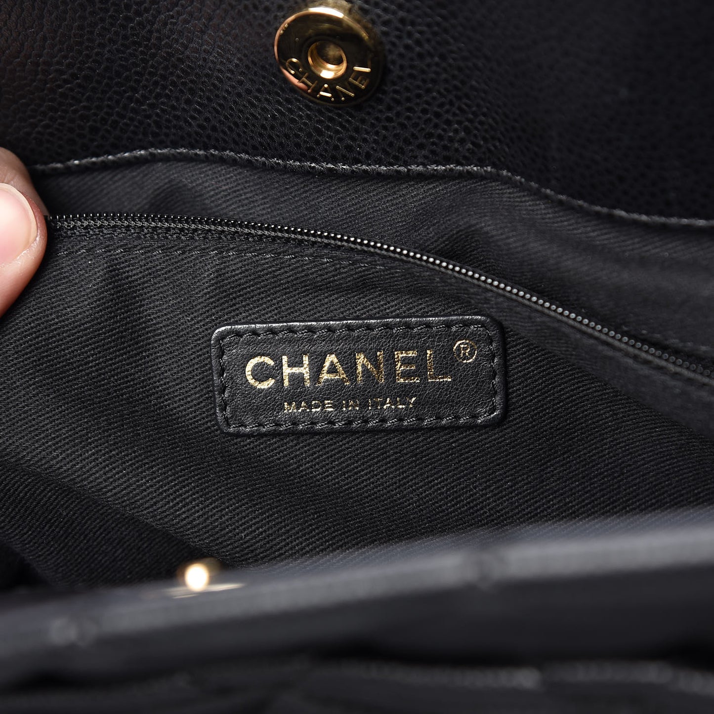 Caviar Quilted CC Timeless Soft Tote Black