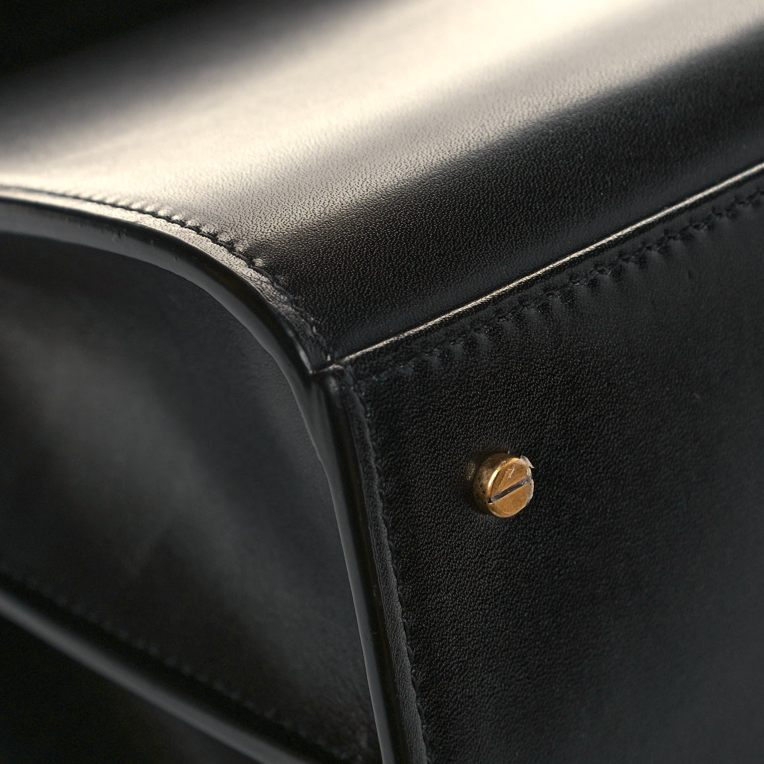 Saint Laurent Smooth Calfskin Medium Classic Monogram Cassandra Top Handle Black Rouge Legion 5 of 13