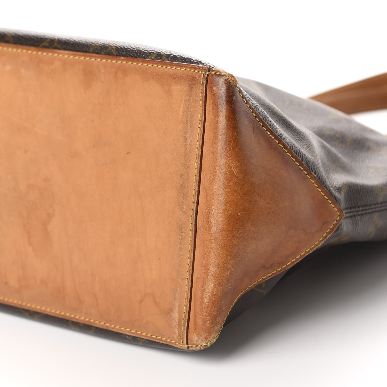 Louis Vuitton Monogram Cabas Mezzo 7 of 16
