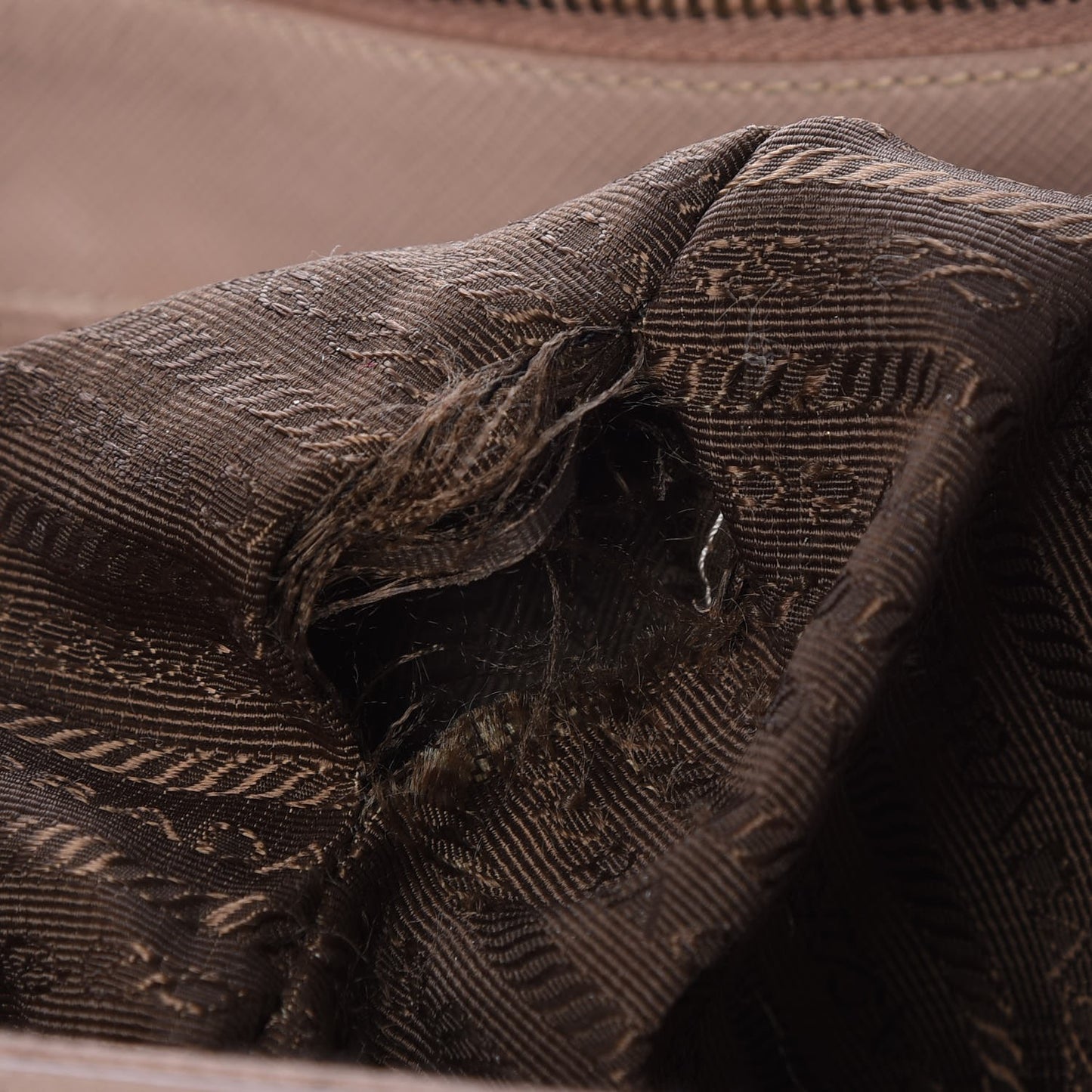 Saffiano Medium Double Zip Tote Cammeo