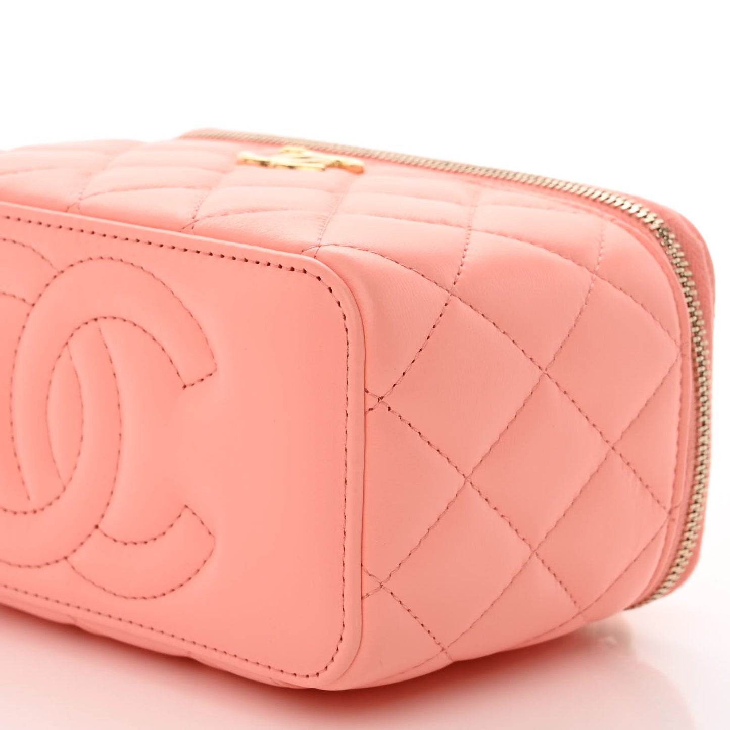 Lambskin Resin Quilted Vanity Case With Chain Pink