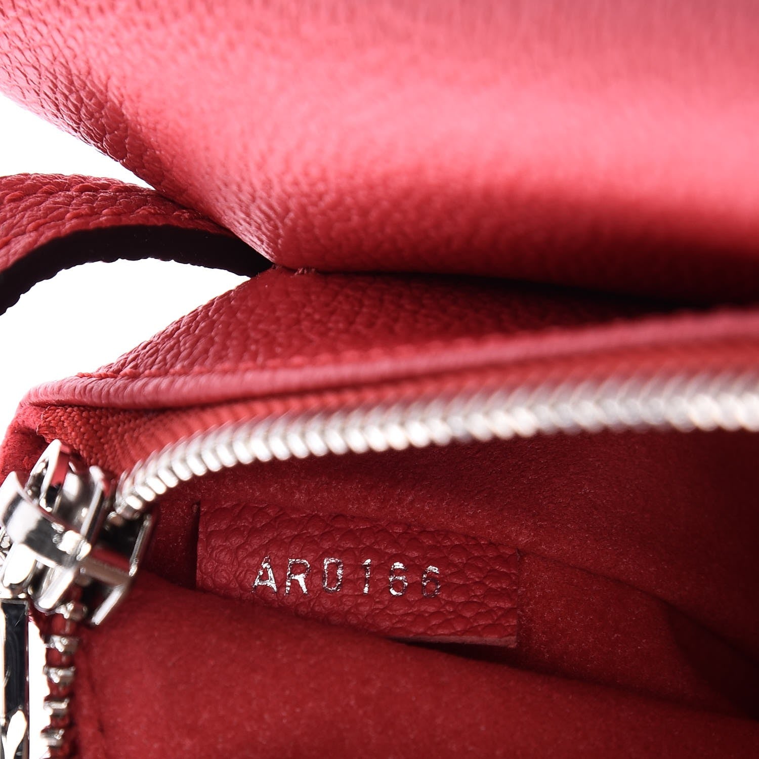 Louis Vuitton Empreinte Twice Poppy 8 of 8