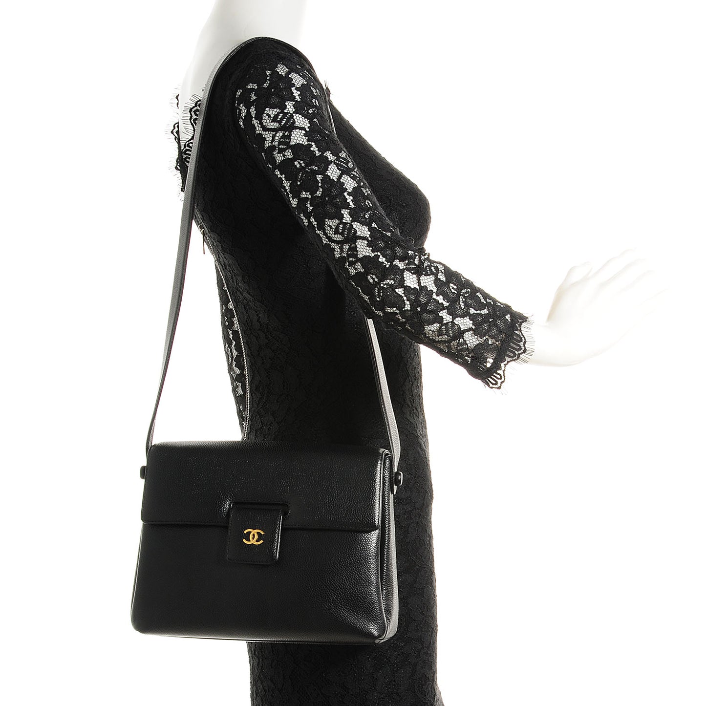 Caviar Medium Shoulder Bag Black