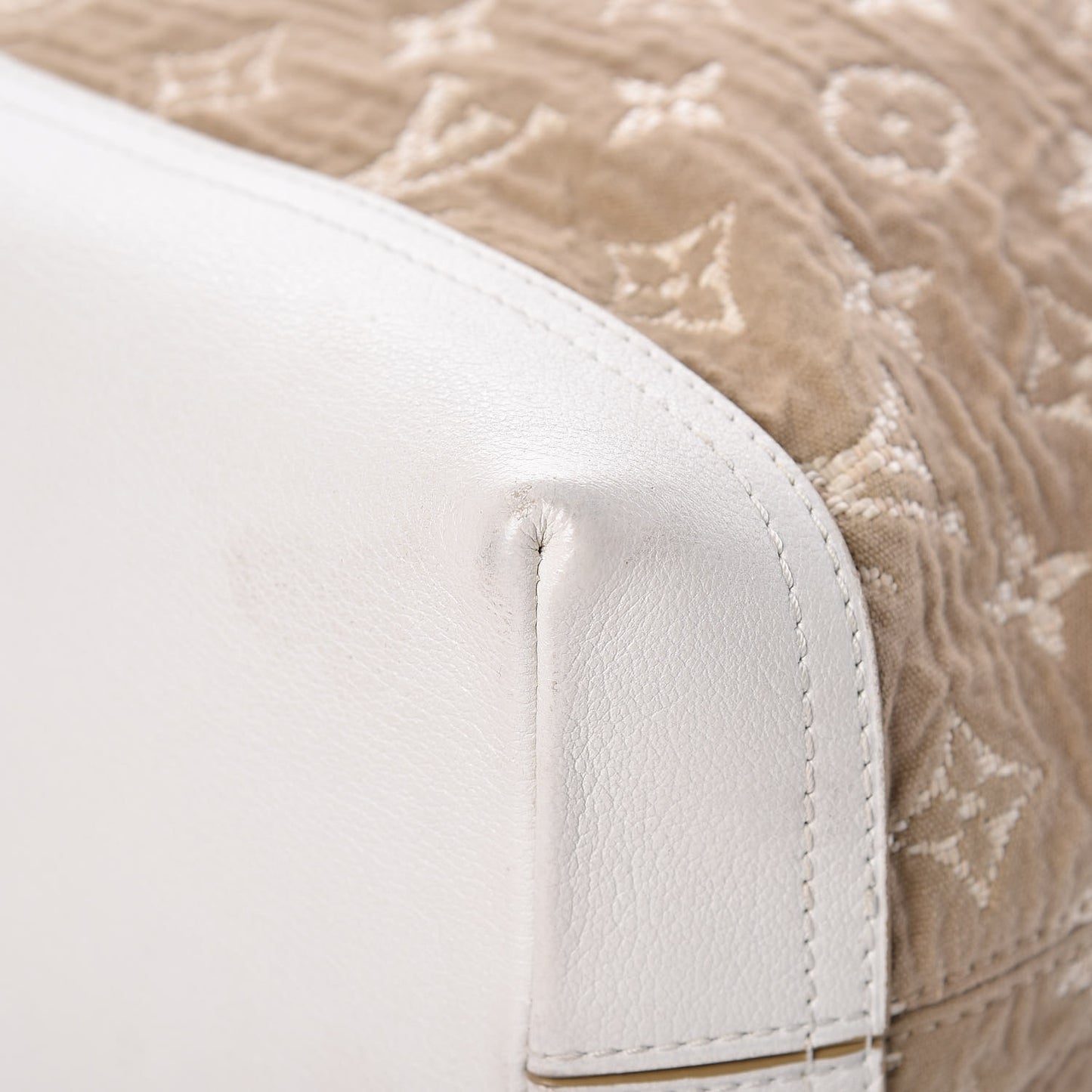 Monogram Sabbia Besace White