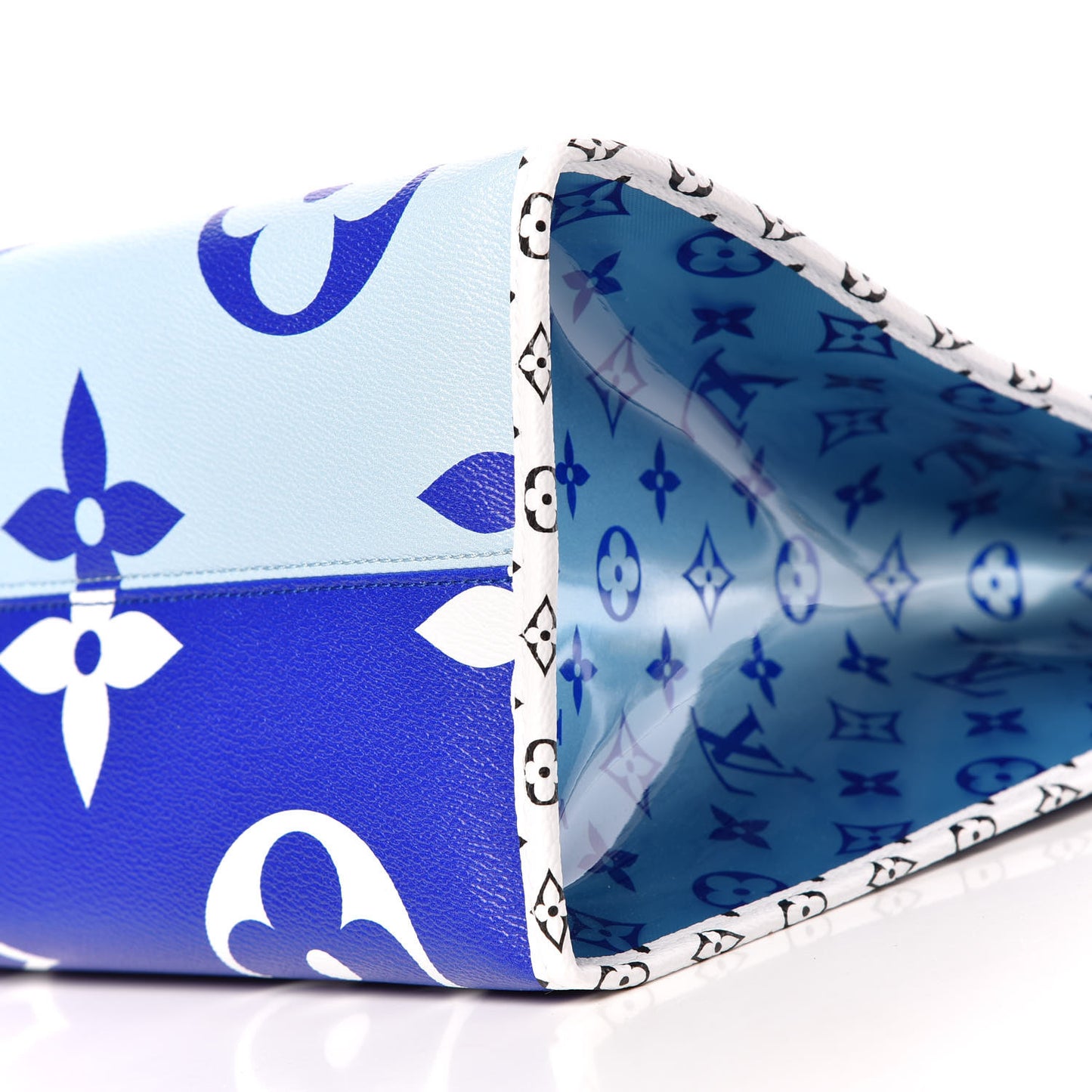 Monogram Giant Santa Monica Onthego Blue