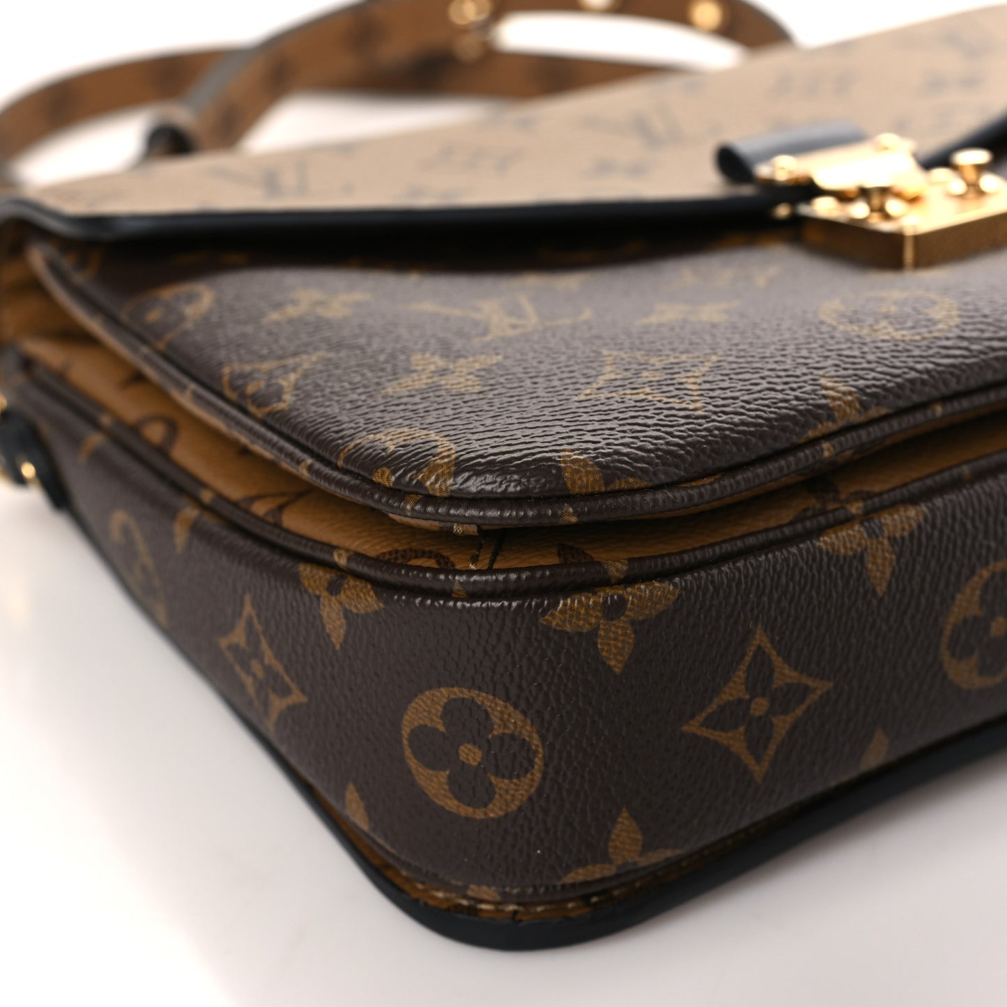 Reverse Monogram Pochette Metis