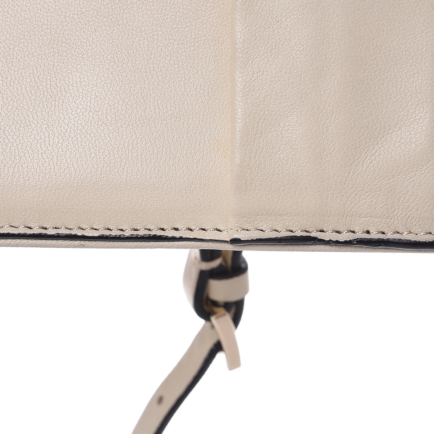 Valentino Garavani Nappa Clutch Ivorie 12 of 13