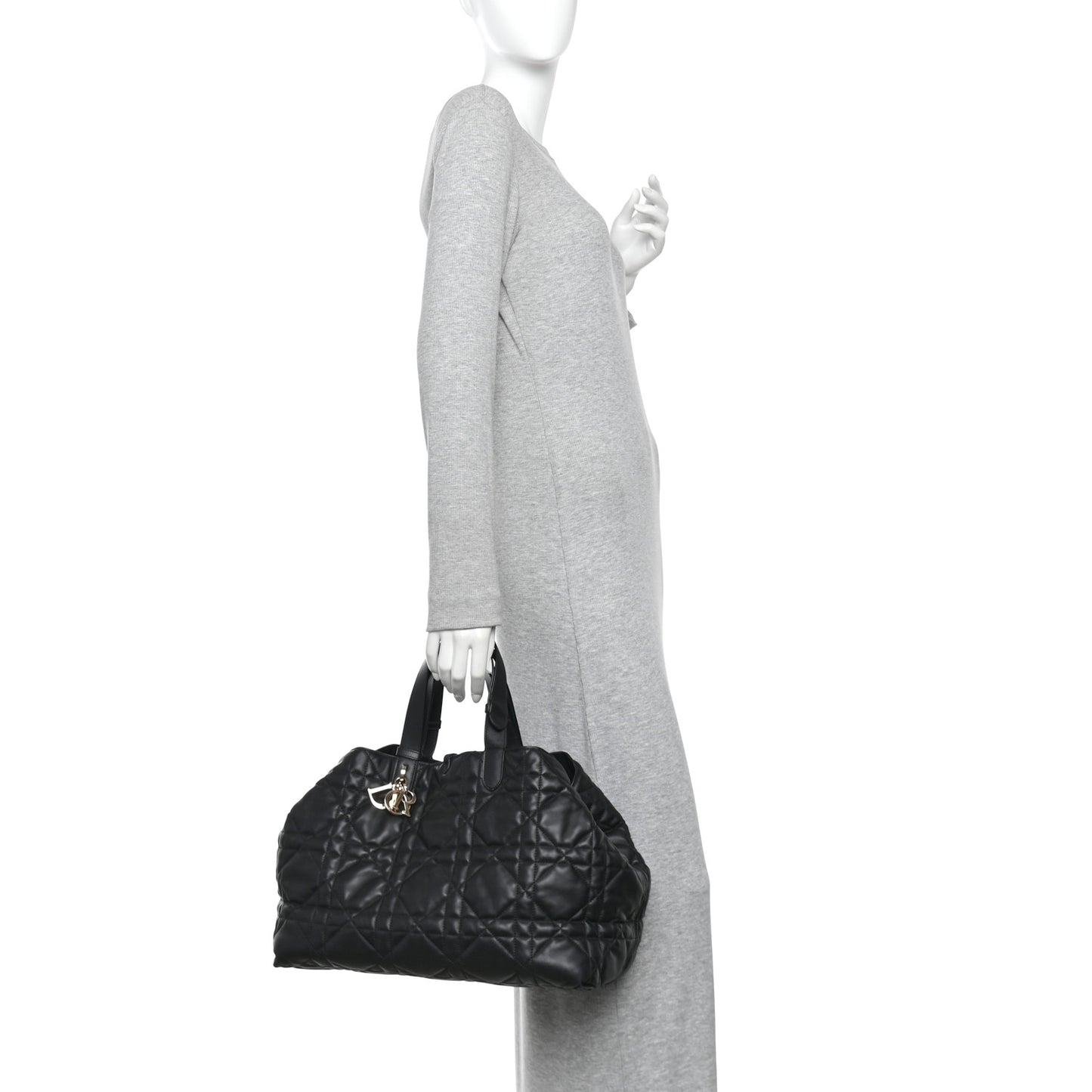Calfskin Macrocannage Medium Toujours Black