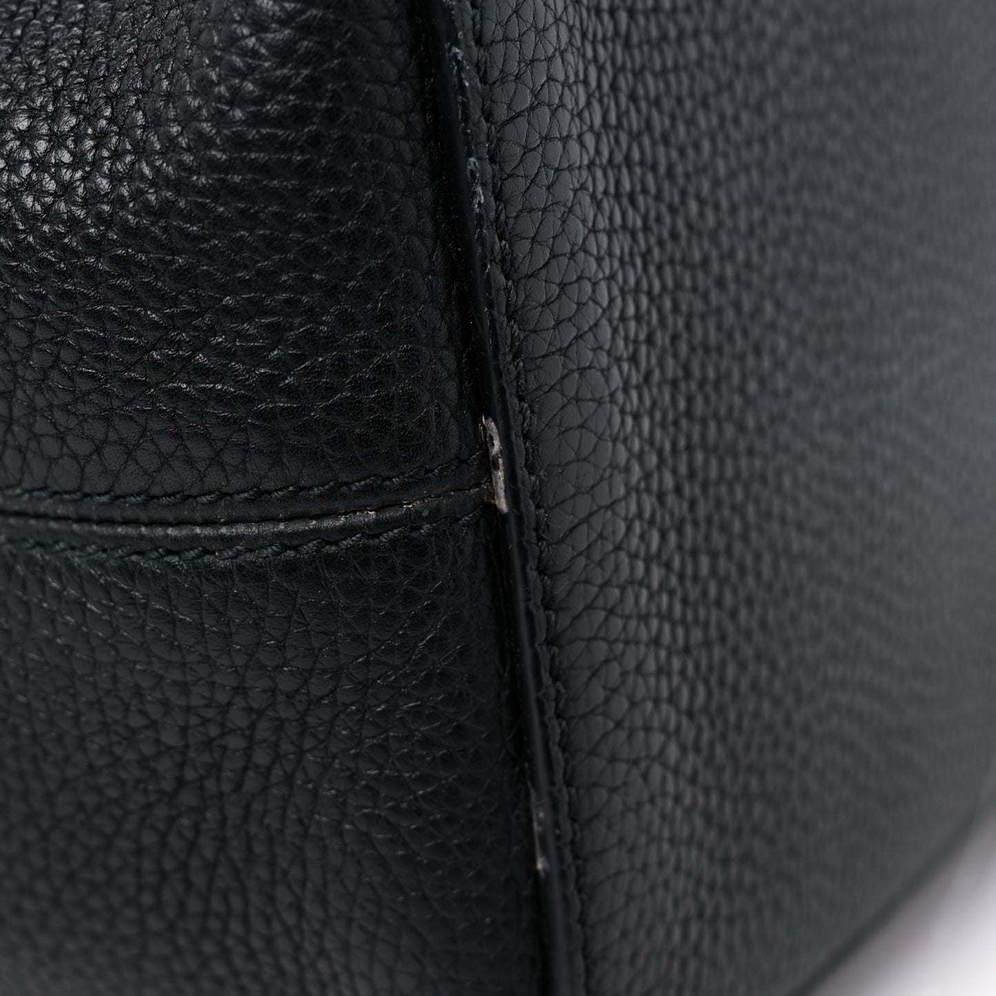 Pebbled Calfskin Large Soho Hobo Black
