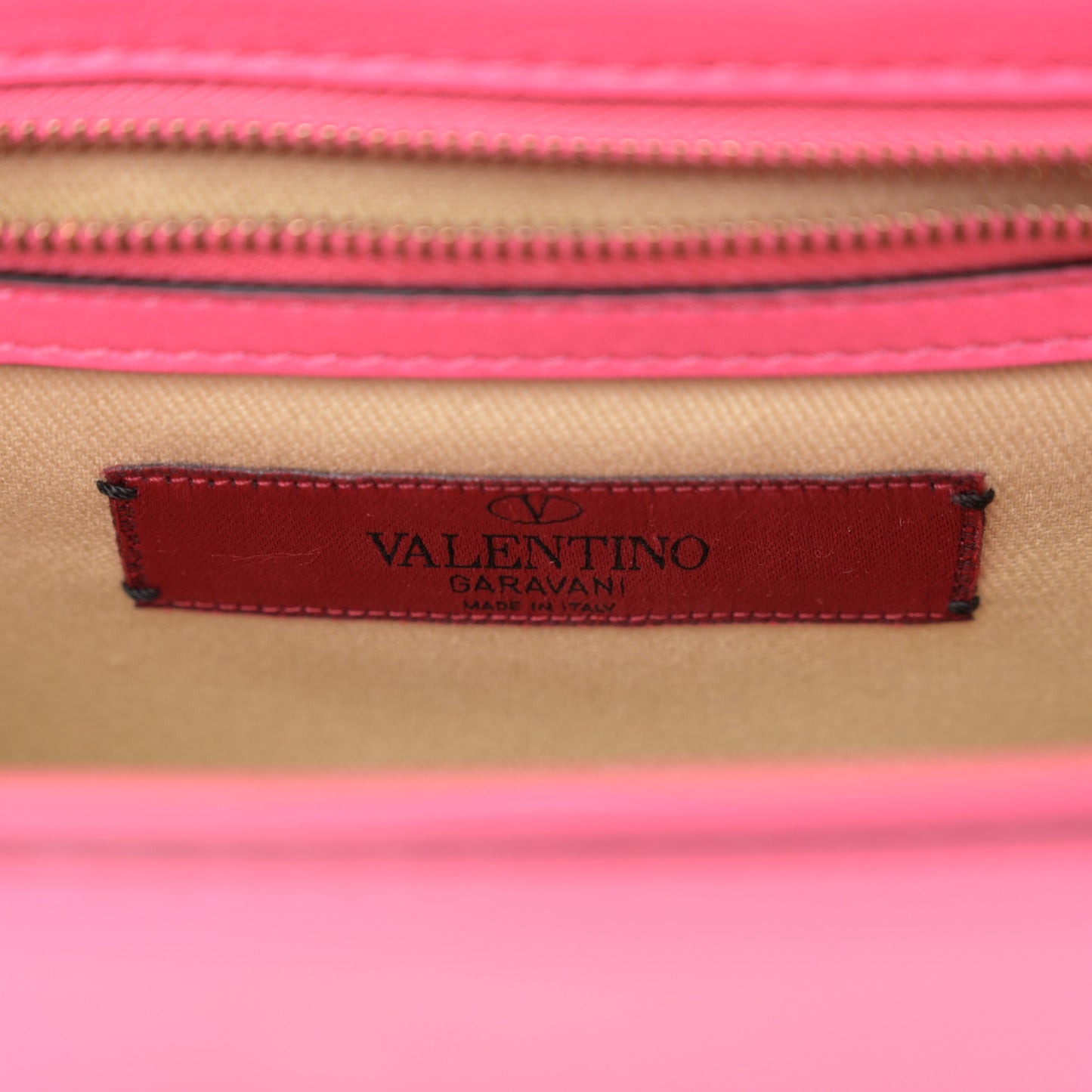 Vitello Small Glam Lock Rockstud Flap Deep Fuxia