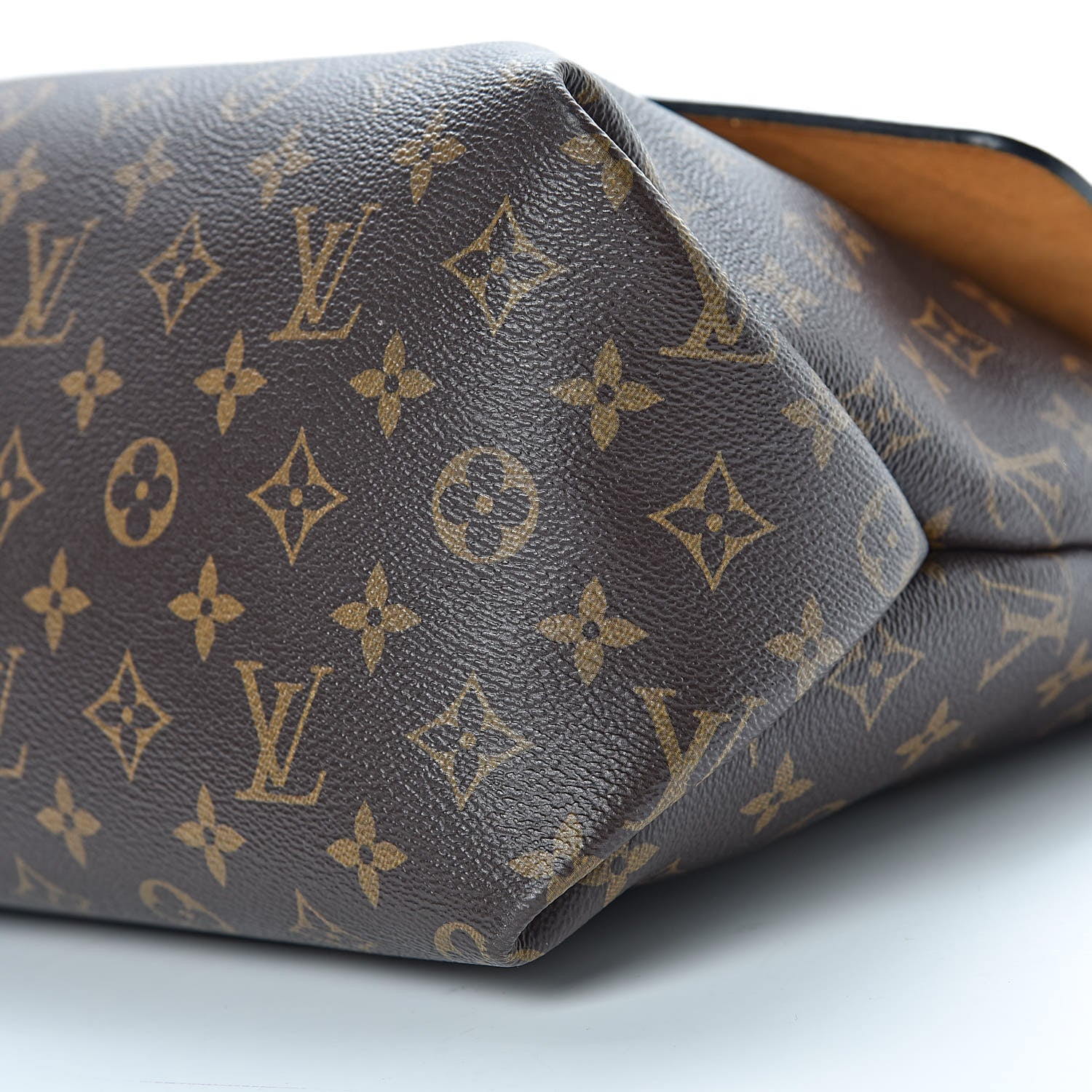 Louis Vuitton Monogram Beaubourg MM Safran Imperial 10 of 11