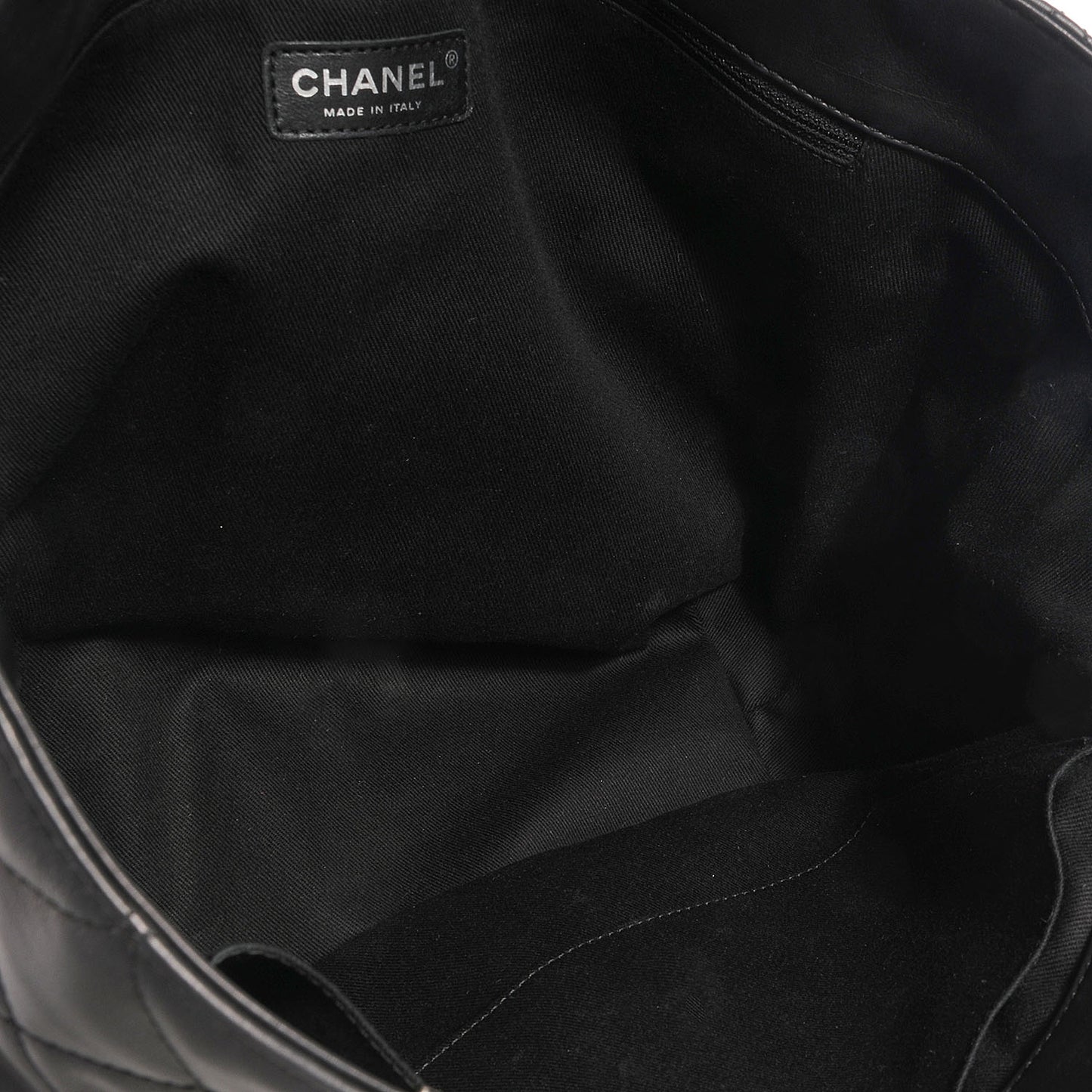 Calfskin Quilted Large Shopping In Chains Tote Black