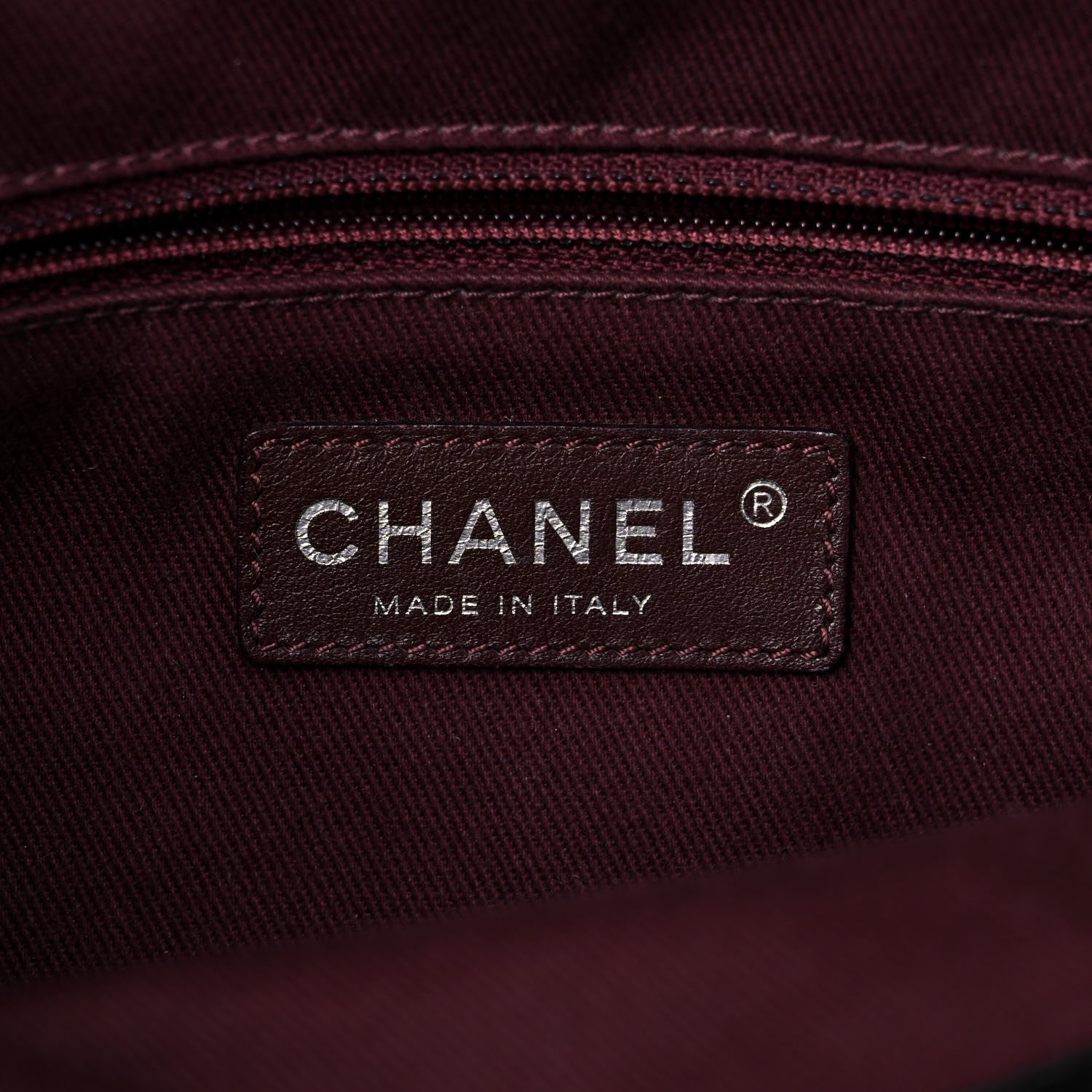 Chanel Crumpled Grained Calfskin Quilted CC Crave Tote Black 6 of 26