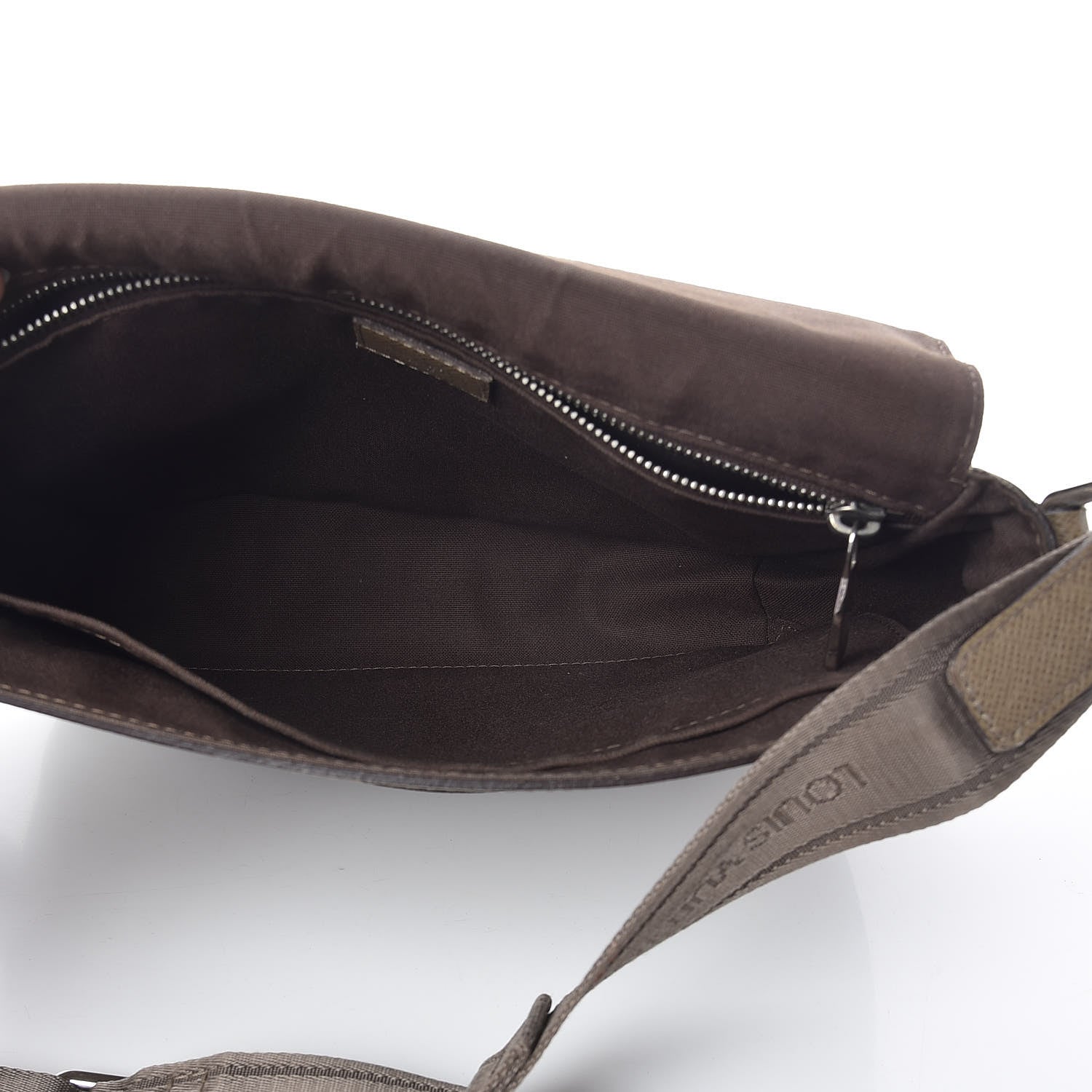 Louis Vuitton Taiga Roman PM Messenger Oural 5 of 27