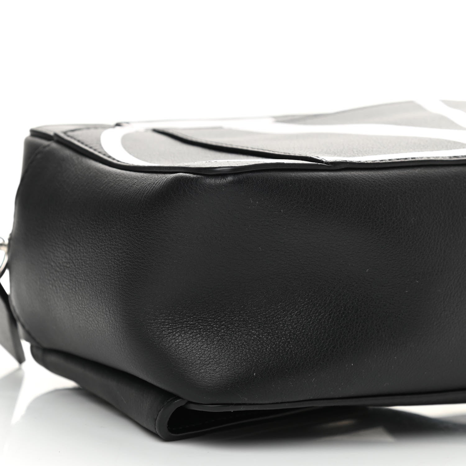Valentino Garavani Calfskin Mens VLogo Belt Bag Black White 8 of 9