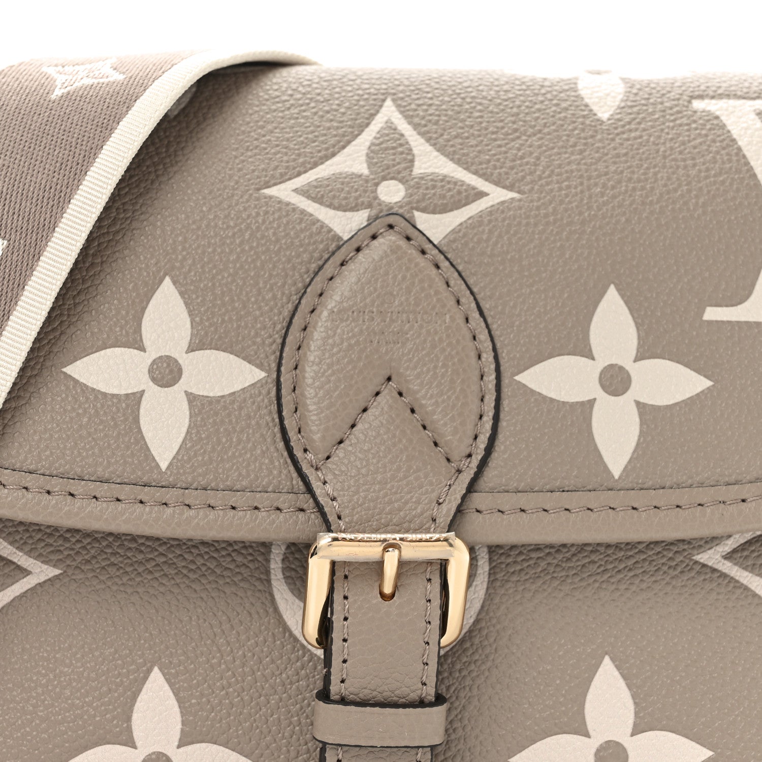 Louis Vuitton Empreinte Monogram Giant Diane Tourterelle Creme 7 of 9