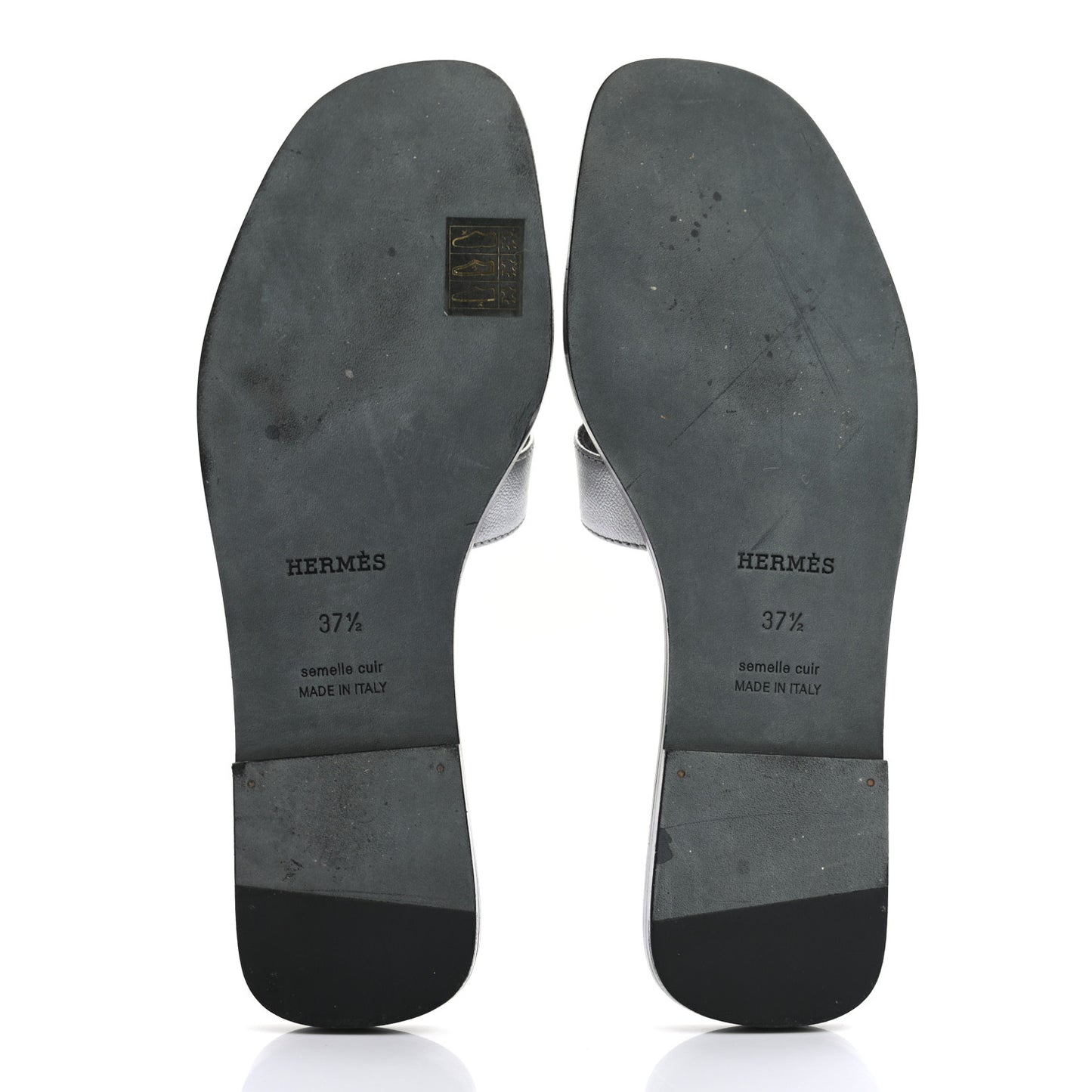 Metallic Epsom Oran Sandals 37.5 Gris Argente