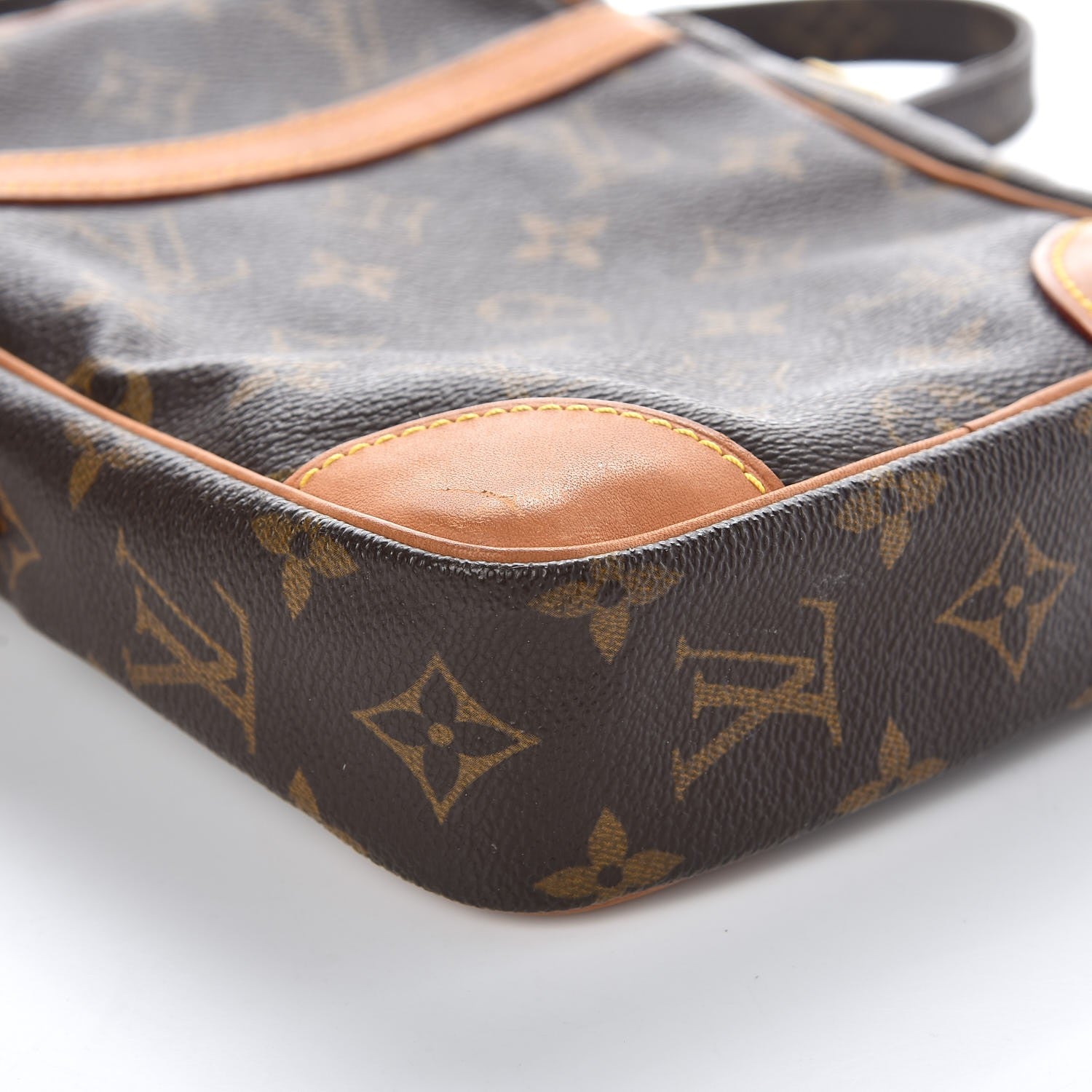 Louis Vuitton Monogram Danube 21 8 of 12