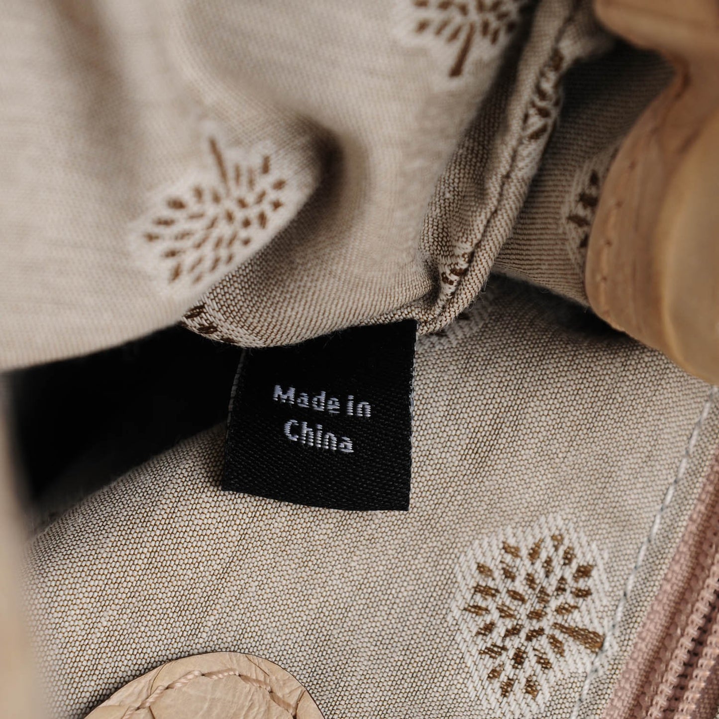 Silky Snake Mini Alexa Pebbled Beige