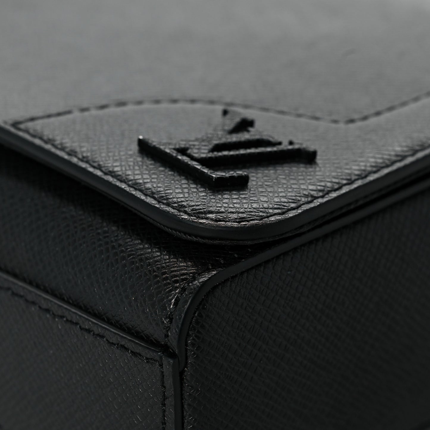 Taiga New Flap Messenger Black