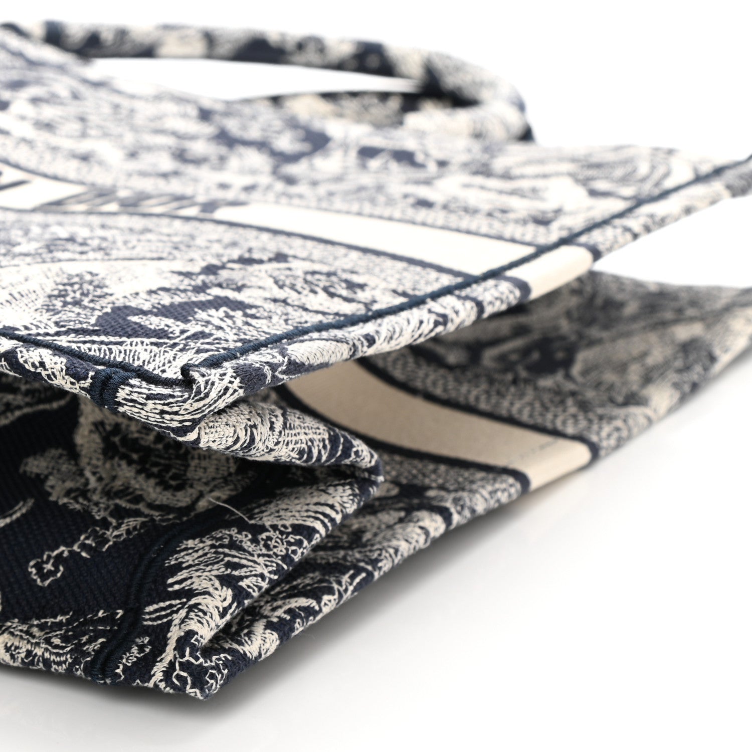 Christian Dior Canvas Embroidered Large Dioriviera Toile De Jouy Reverse Book Tote Blue 8 of 8