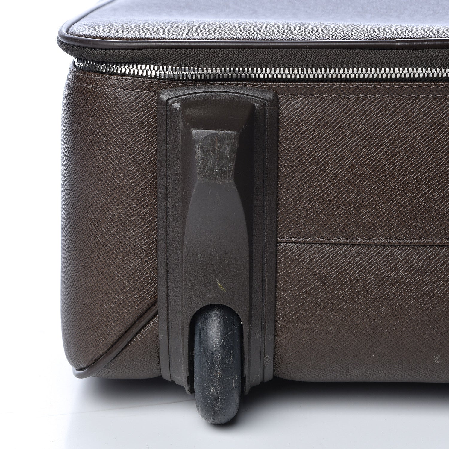 Louis Vuitton Taiga Pegase 55 Grizzli 11 of 21
