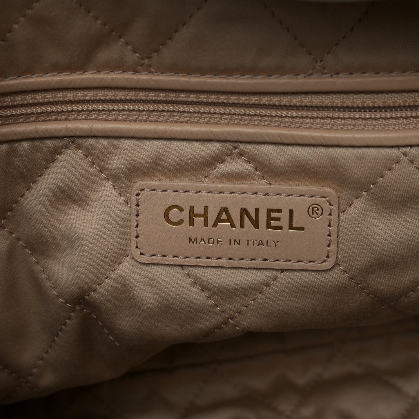 Shiny Calfskin Quilted Small Chanel 22 White
