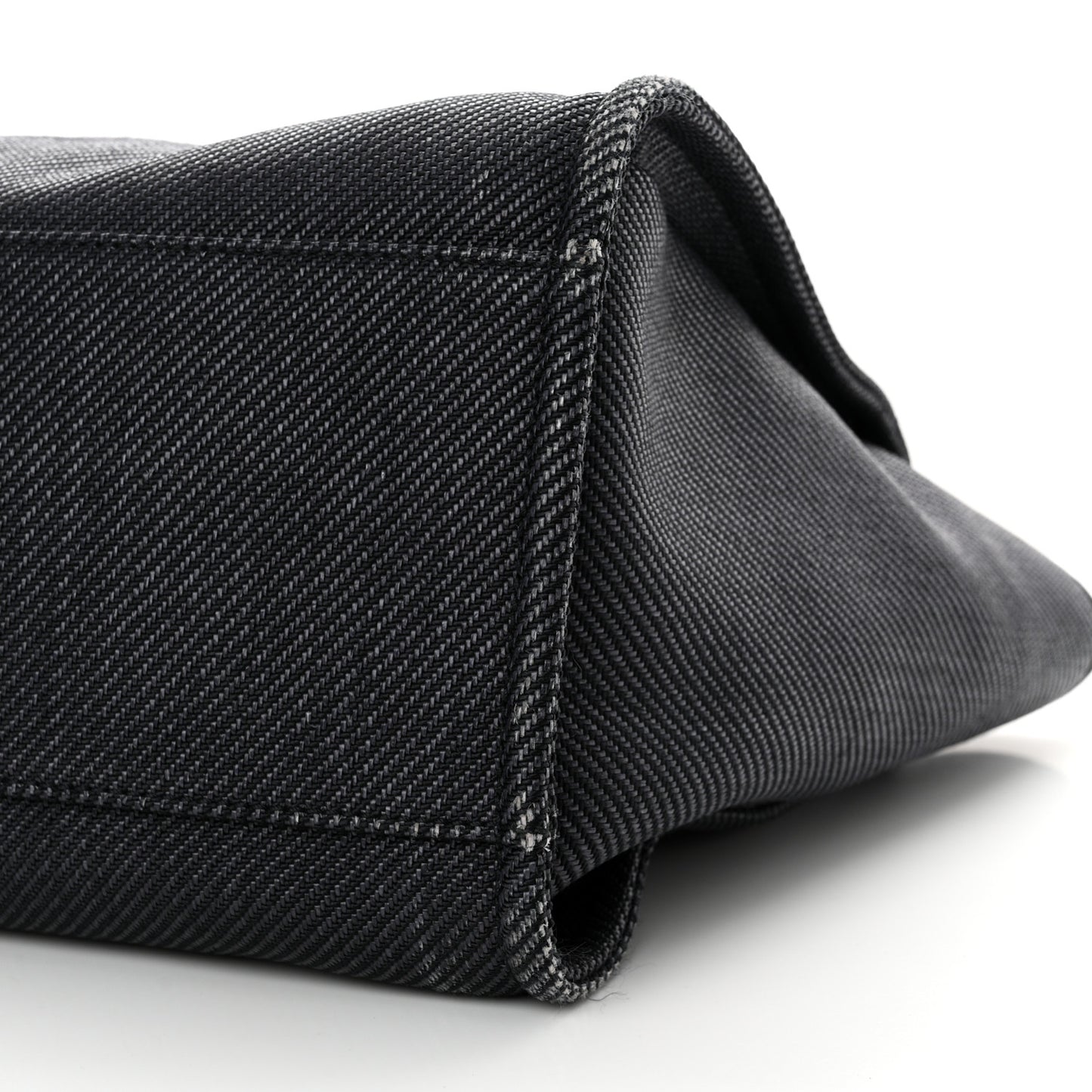 Mixed Fibers Calfskin Medium Deauville Black