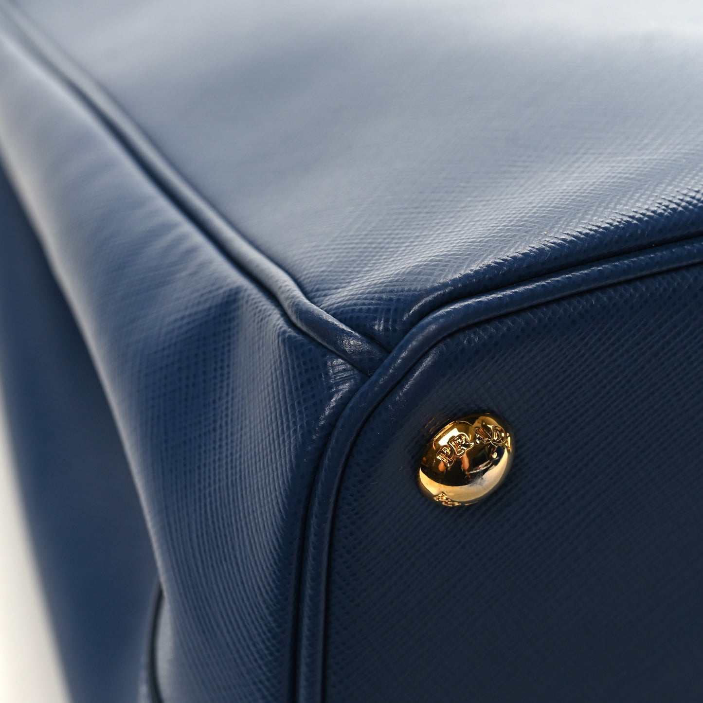 Saffiano Medium Galleria Double Zip Tote Bluette