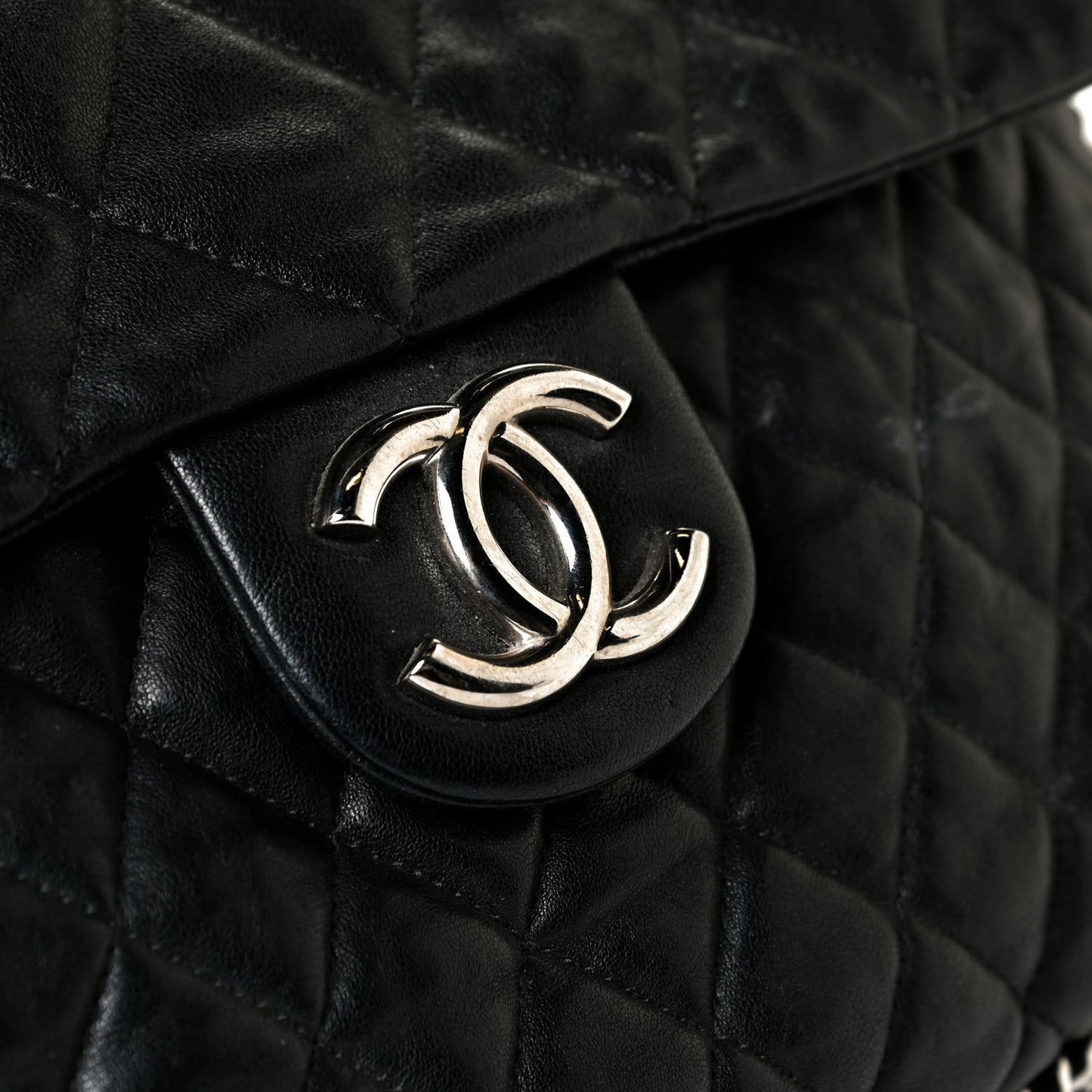 Washed Lambskin Quilted Maxi Chain Around Flap Black