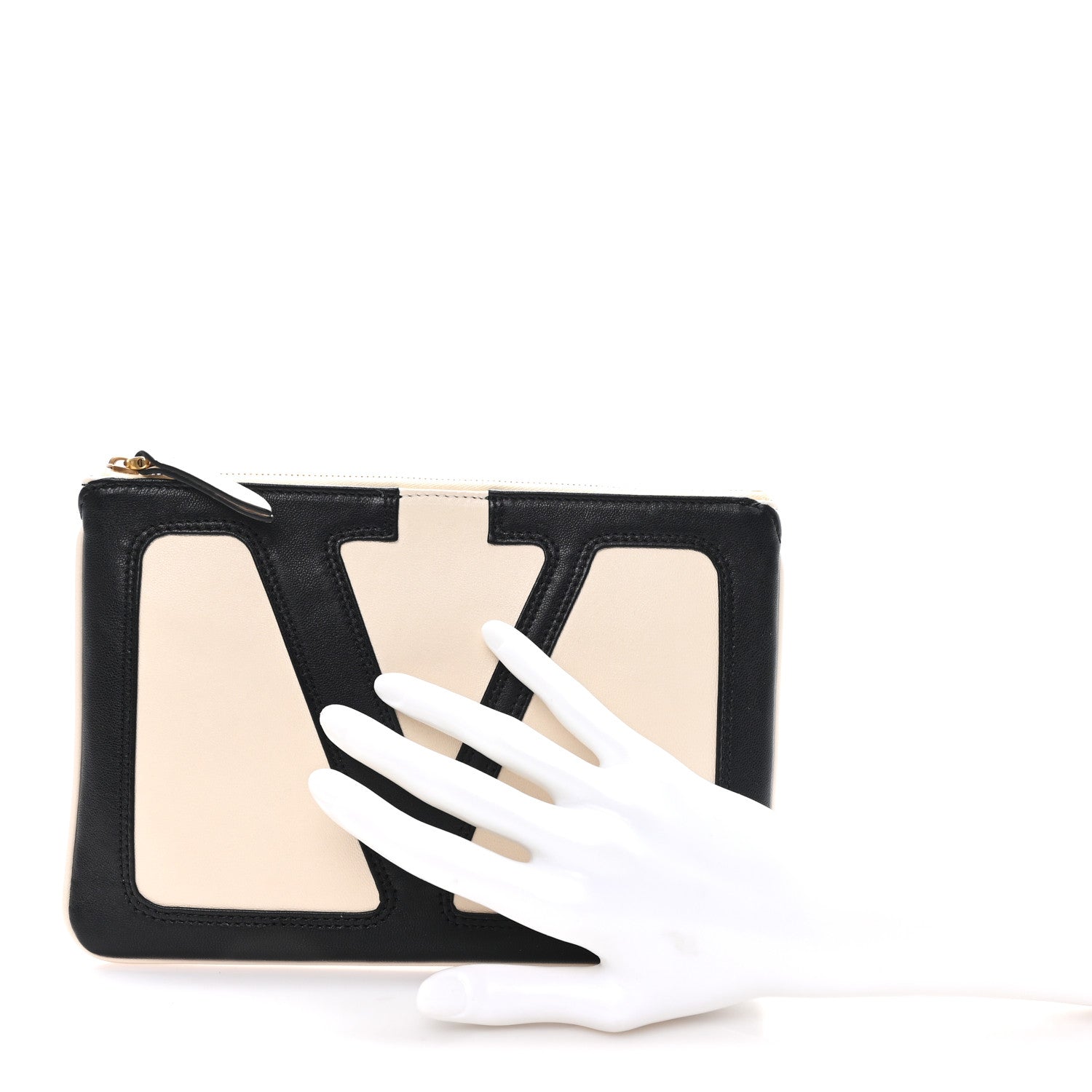 Valentino Garavani Nappa Vlogo Zip Pouch Butter Black 1813407